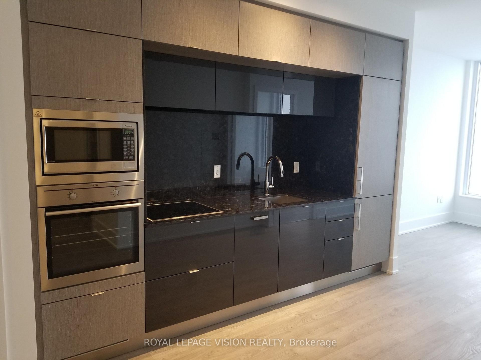 Photo 4 of Unit 4707, 10 York Street, Toronto, Waterfront Communities — HOMEH