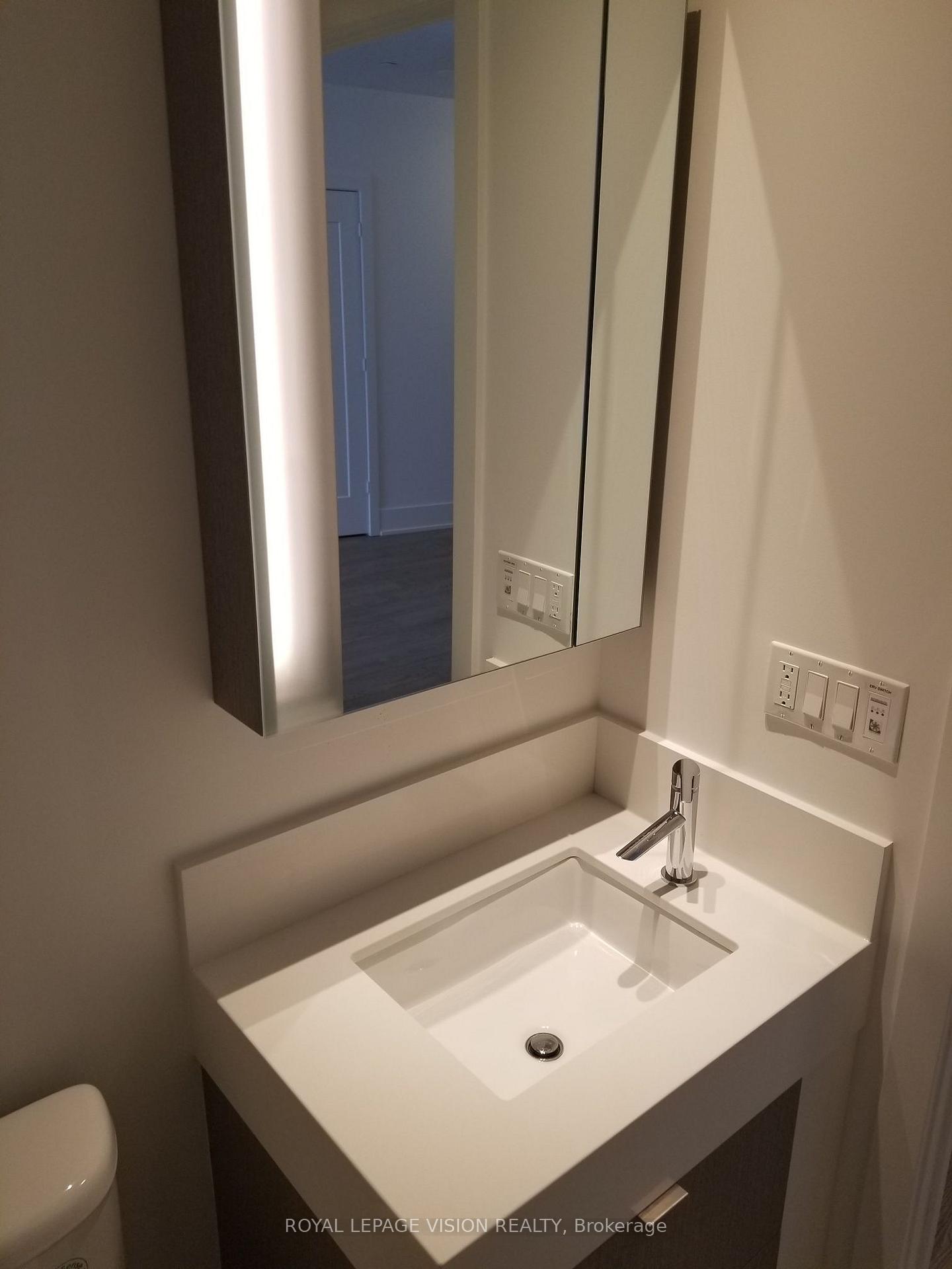 Photo 11 of Unit 4707, 10 York Street, Toronto, Waterfront Communities — HOMEH
