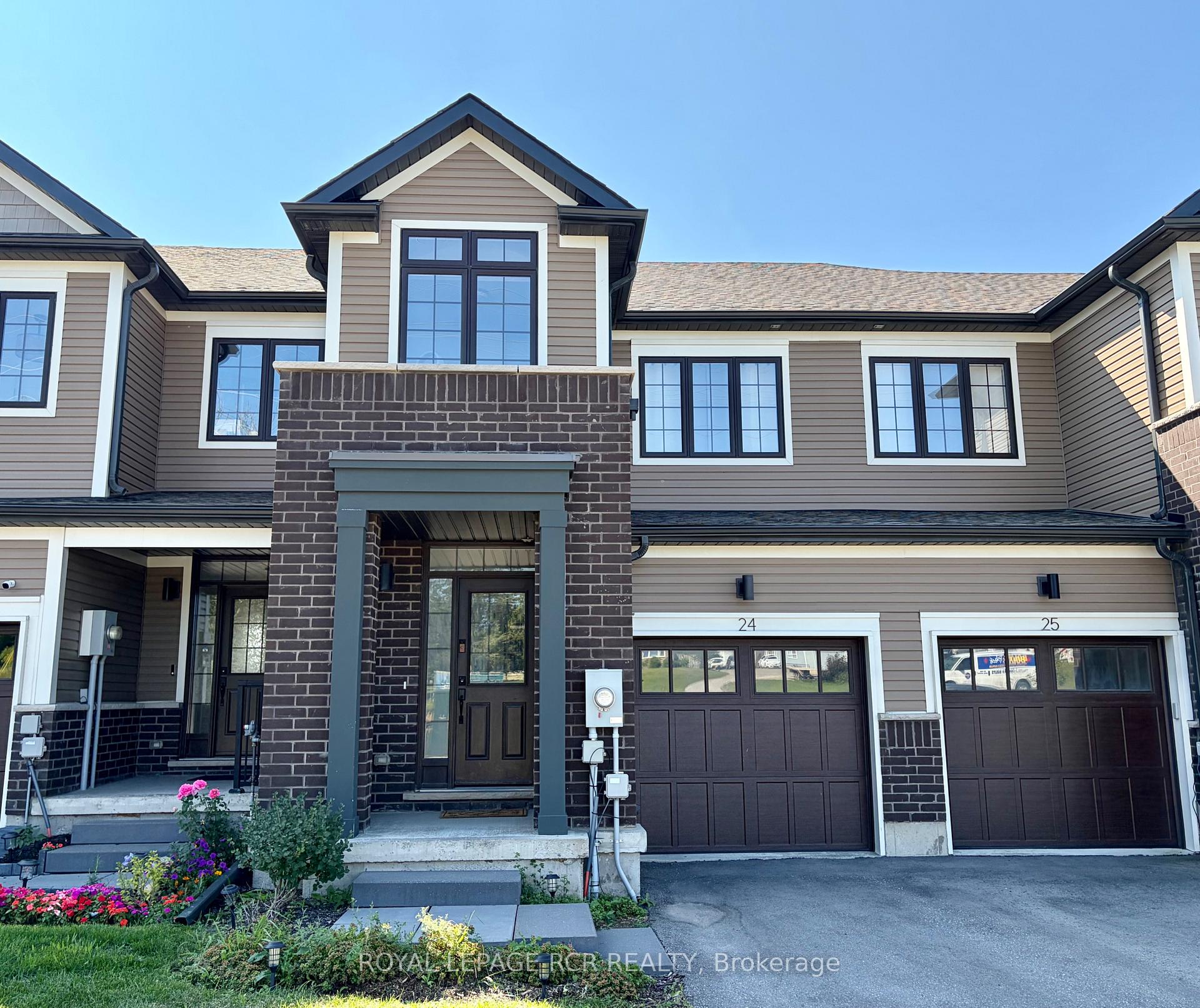Photo 1 of Unit 24, 690 Broadway, Orangeville — HOMEH