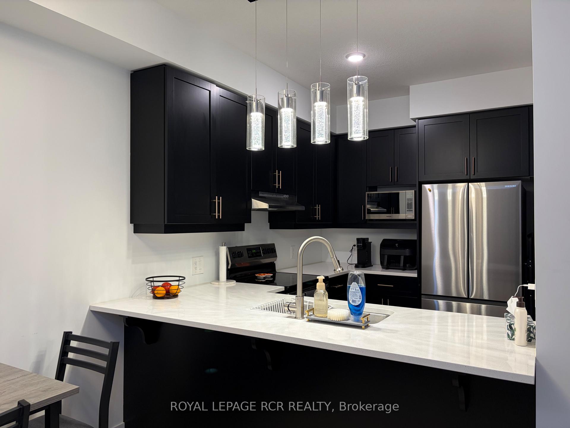 Photo 5 of Unit 24, 690 Broadway, Orangeville — HOMEH
