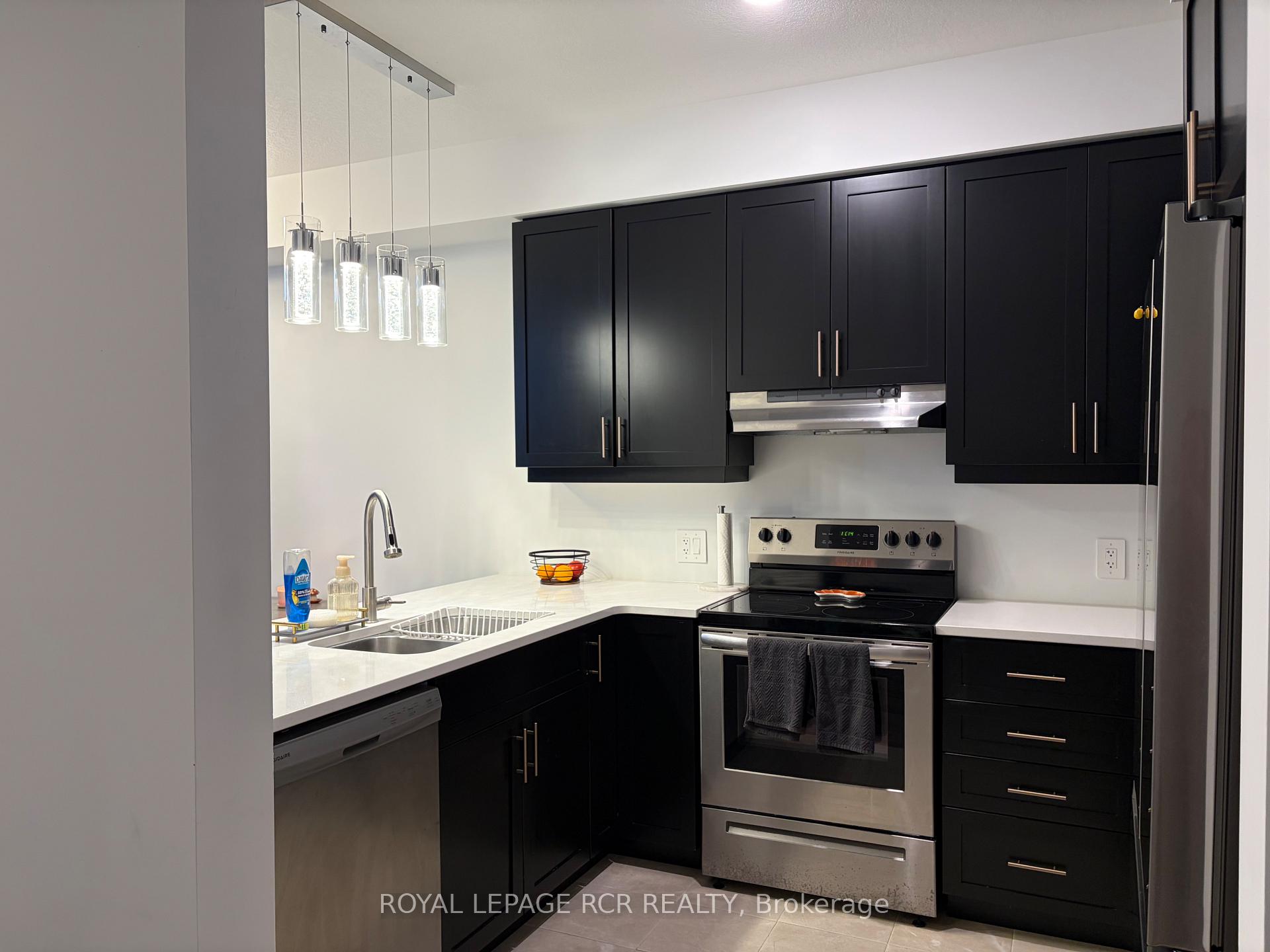 Photo 7 of Unit 24, 690 Broadway, Orangeville — HOMEH