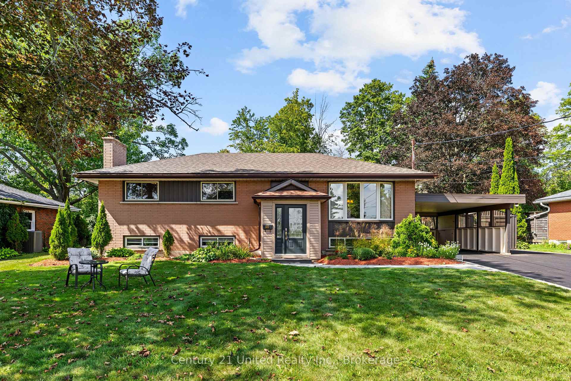 Photo 2 of 122 Earlwood Drive, Peterborough, Monaghan Ward 2 — HOMEH
