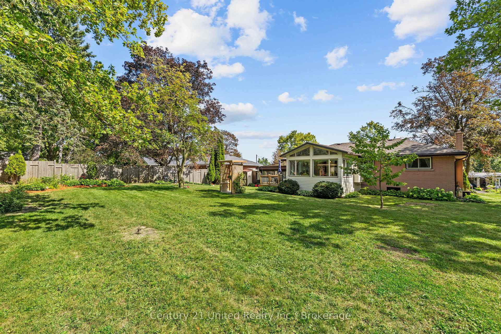 Photo 9 of 122 Earlwood Drive, Peterborough, Monaghan Ward 2 — HOMEH