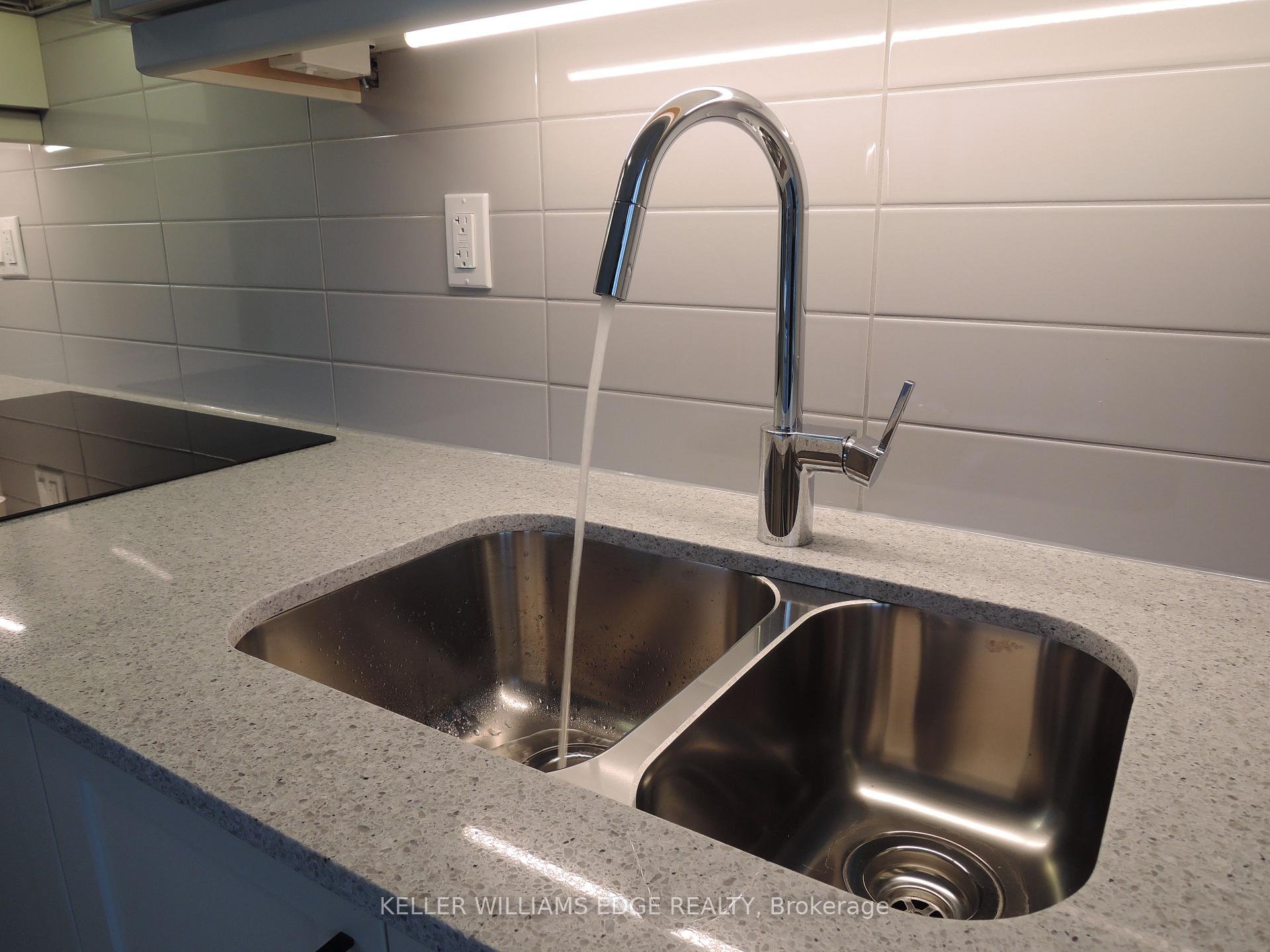 Photo 12 of Unit 208, 1035 Southdown Road, Mississauga, Clarkson — HOMEH