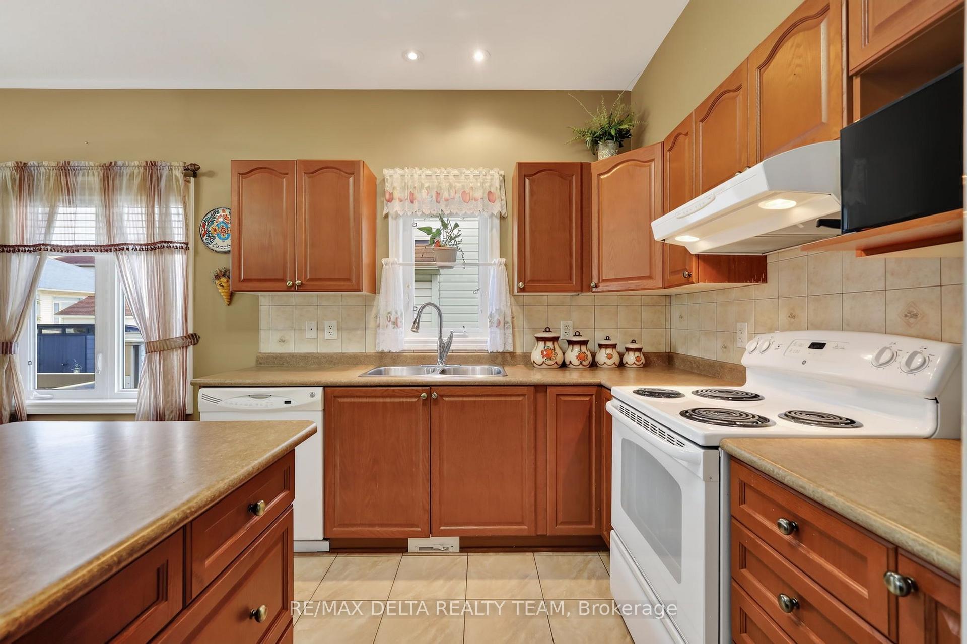 Photo 14 of 175 Felicity Crescent, Ottawa, Mer Bleue/Bradley Estates/Anderson Park — HOMEH