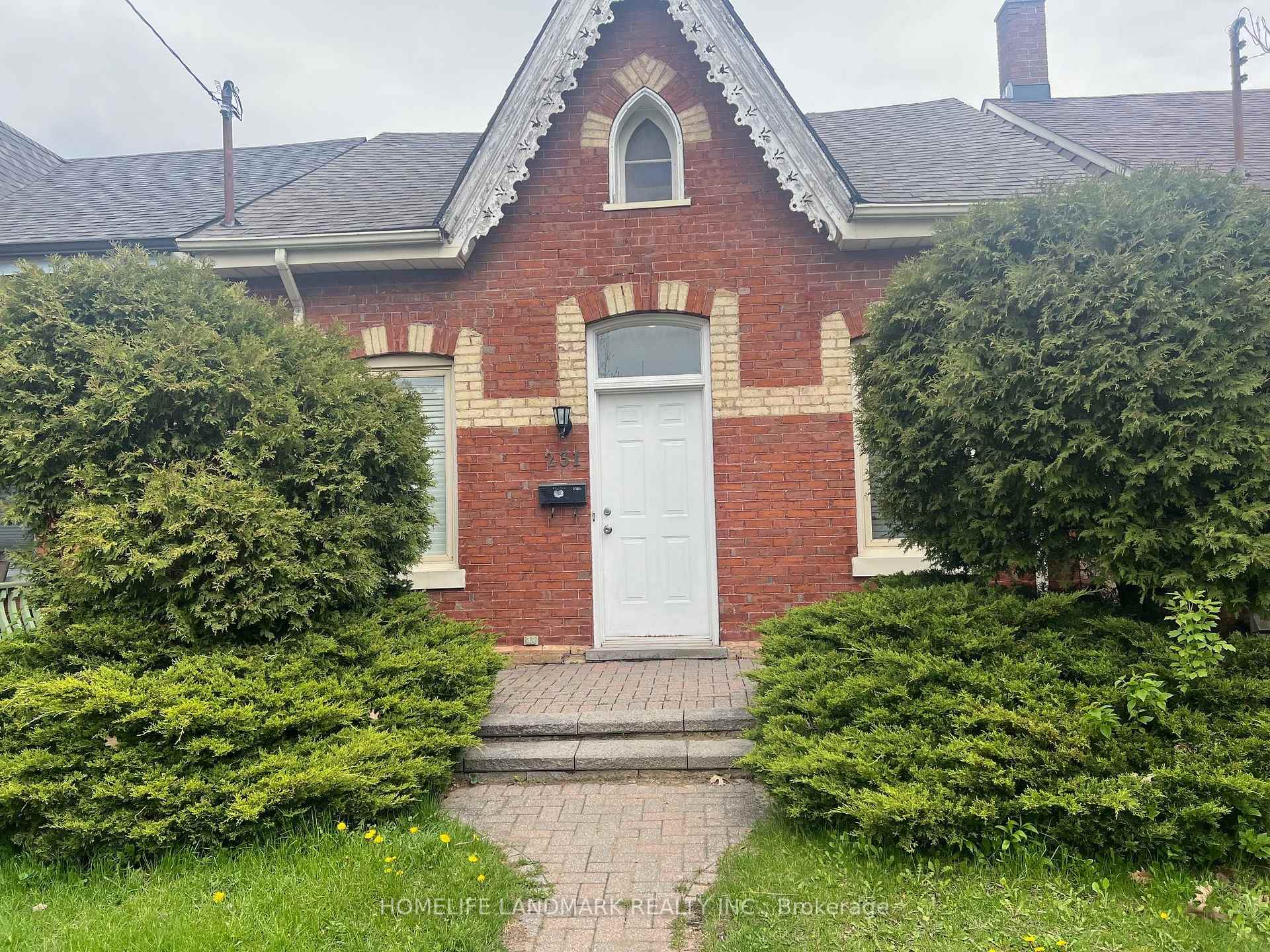 Photo 2 of 231 Clinton Street, Toronto, Palmerston-Little Italy — HOMEH