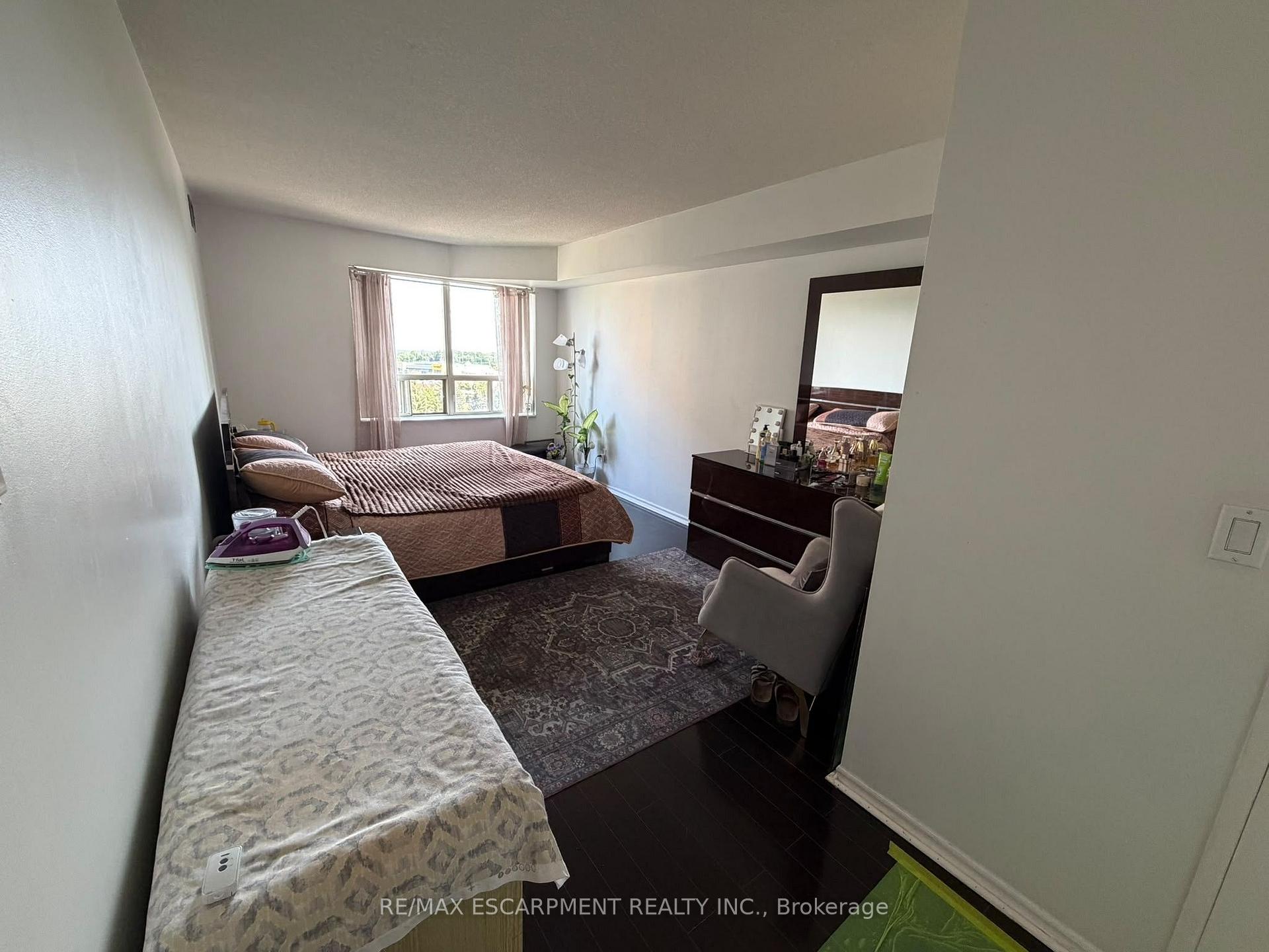 Photo 1 of Unit 802, 325 Webb Drive, Mississauga, City Centre — HOMEH