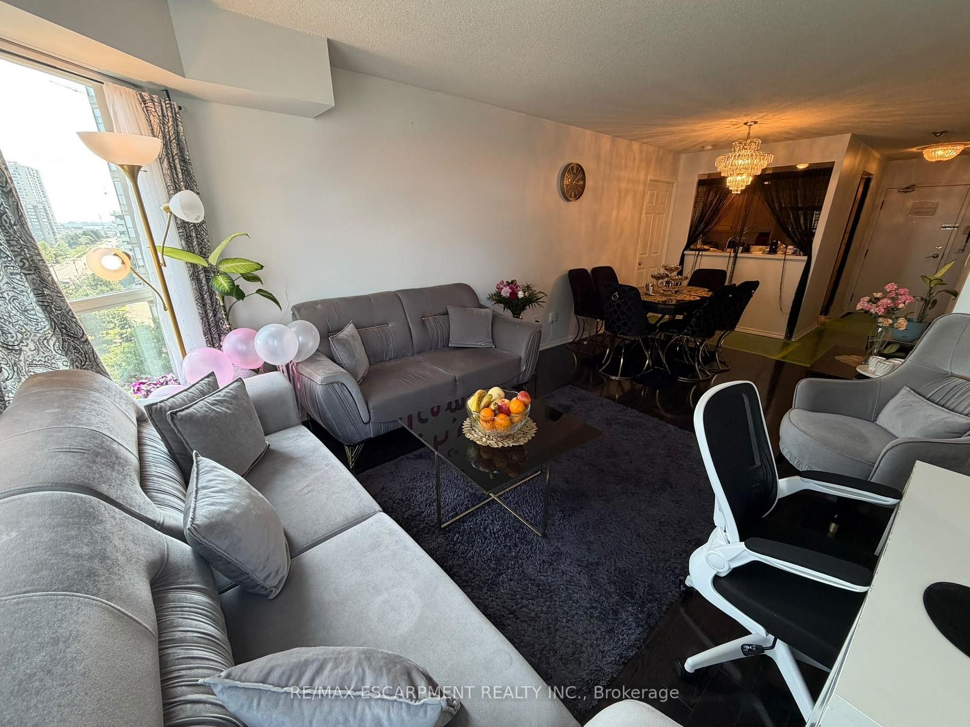 Photo 13 of Unit 802, 325 Webb Drive, Mississauga, City Centre — HOMEH