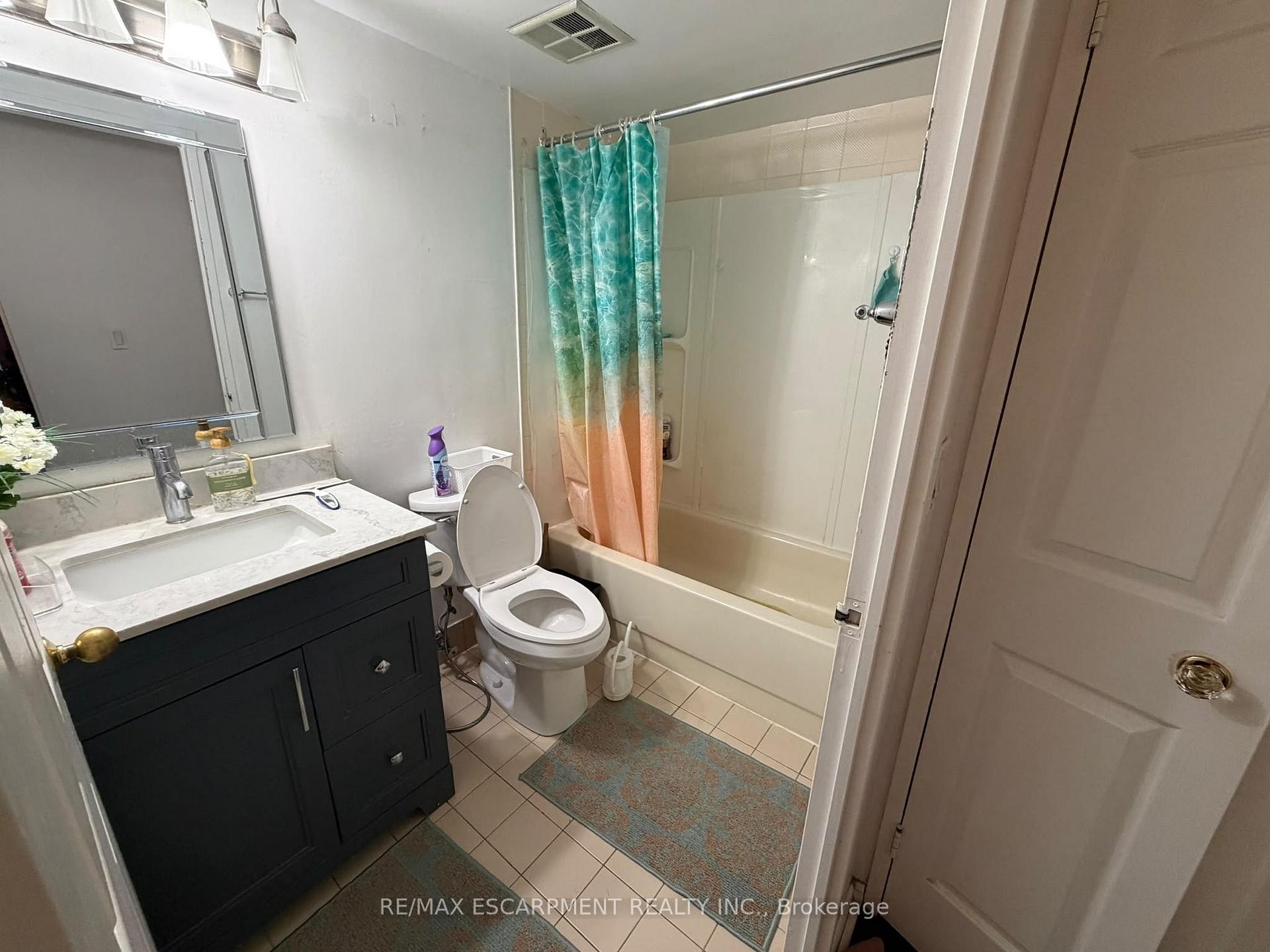 Photo 15 of Unit 802, 325 Webb Drive, Mississauga, City Centre — HOMEH
