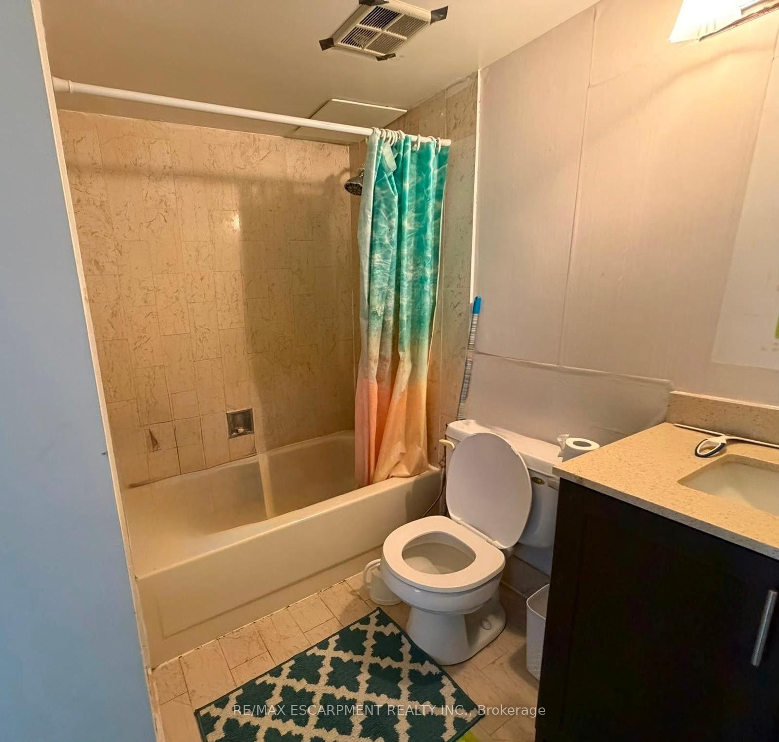 Photo 17 of Unit 802, 325 Webb Drive, Mississauga, City Centre — HOMEH