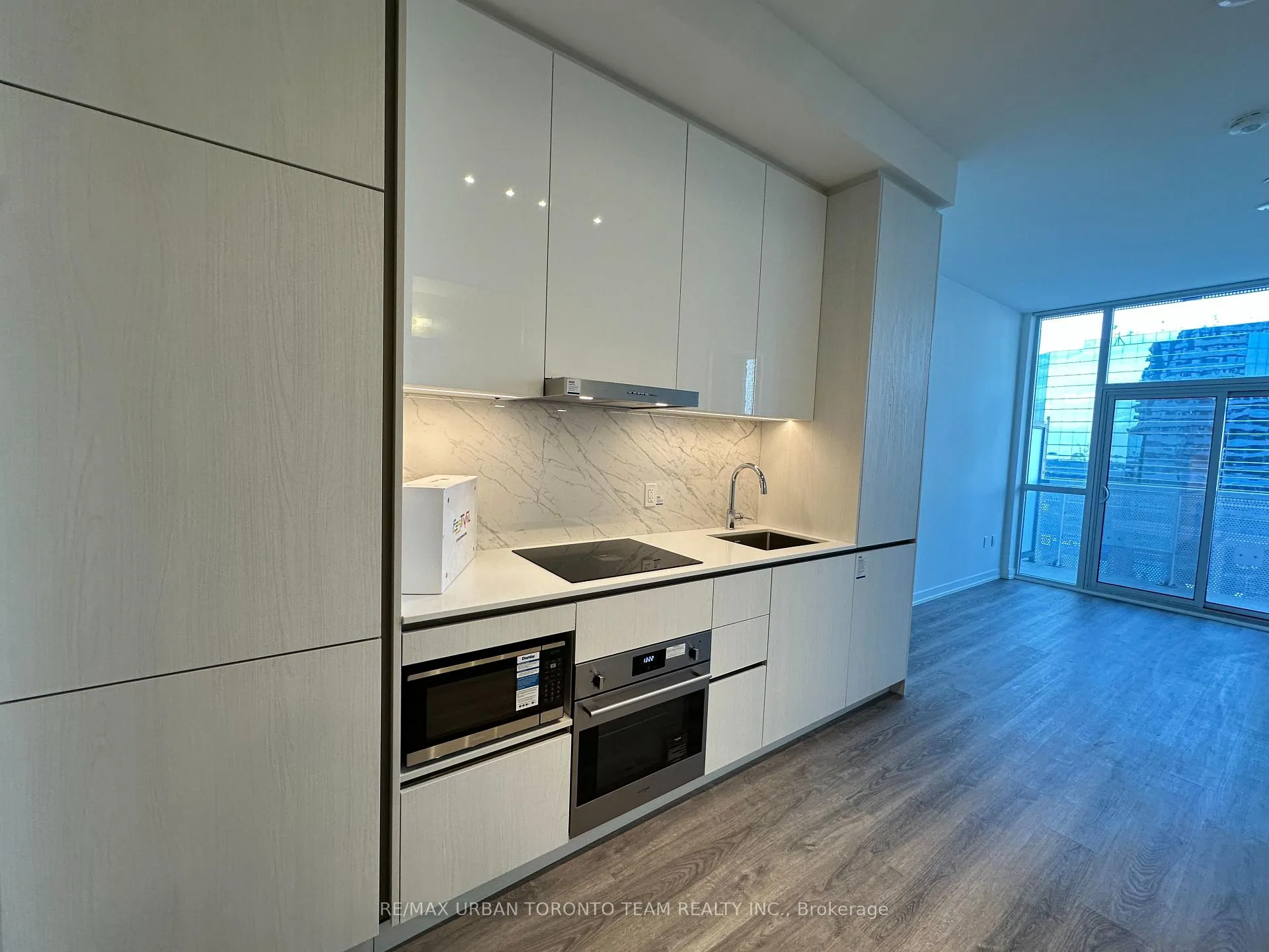 Photo 1 of Unit 608, 8 Interchange Way, Vaughan, Vaughan Corporate Centre — HOMEH