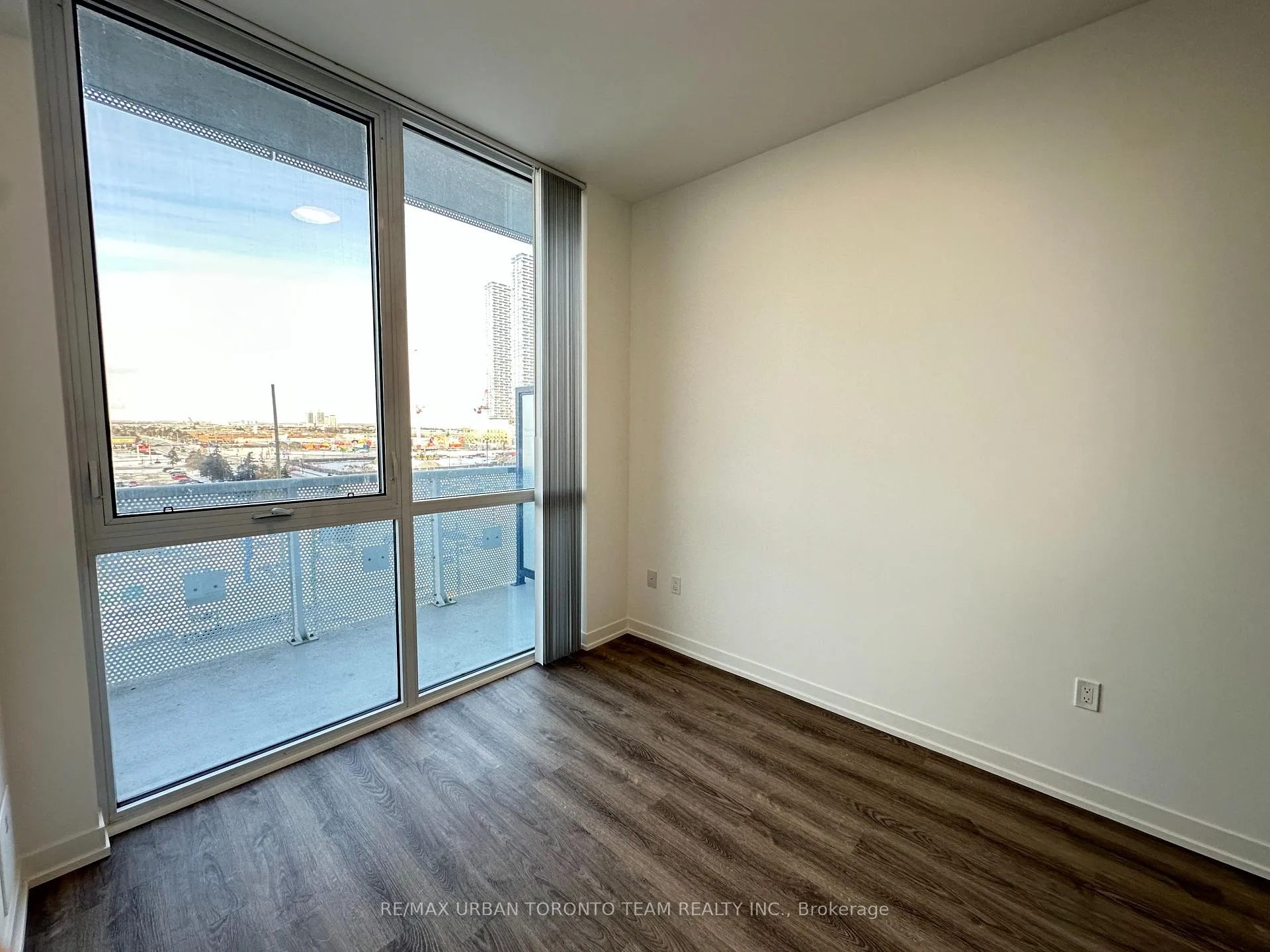 Photo 6 of Unit 608, 8 Interchange Way, Vaughan, Vaughan Corporate Centre — HOMEH