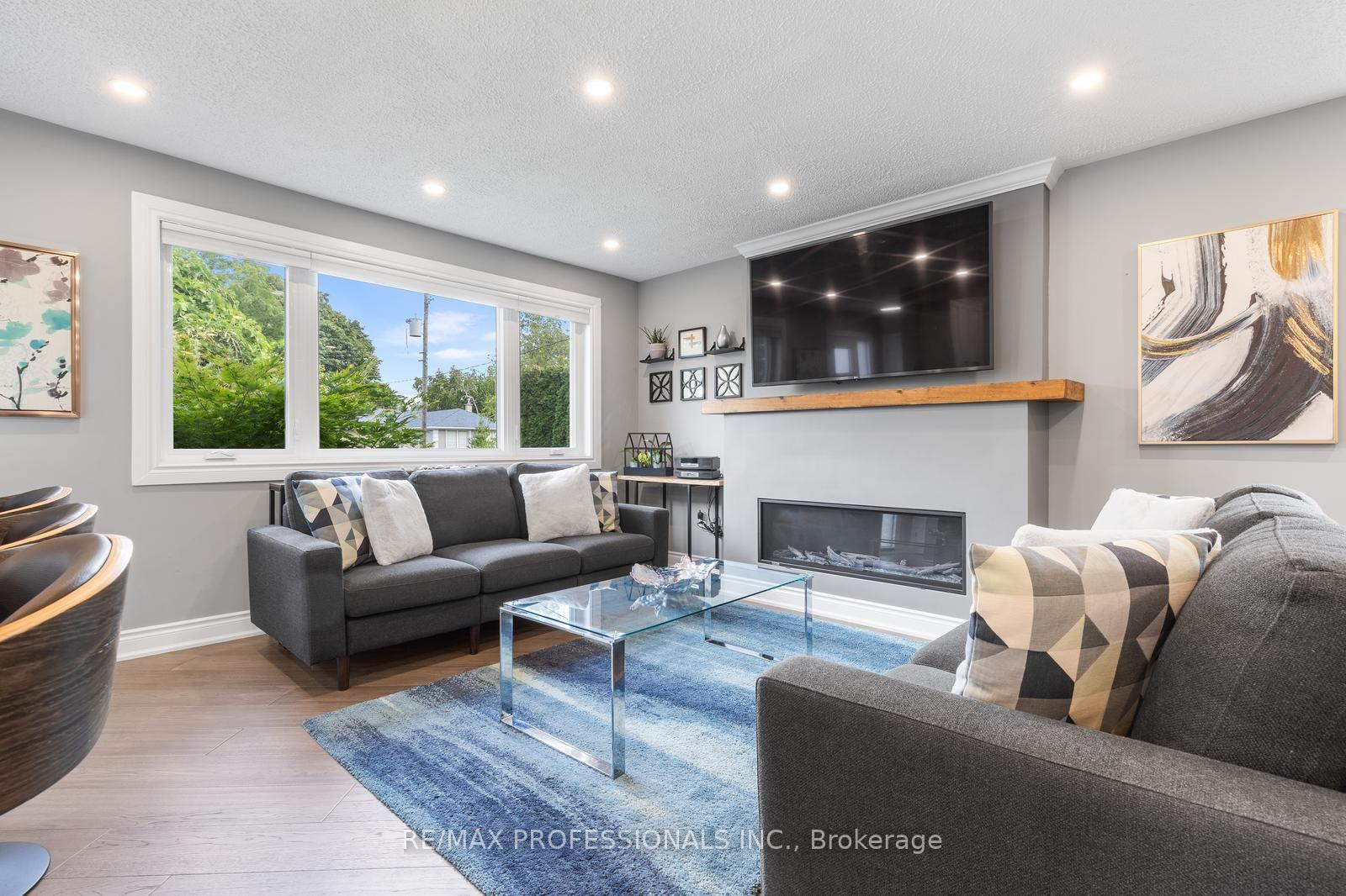 Photo 6 of 20 Hollister Road, Etobicoke, Eringate-Centennial-West Deane — HOMEH
