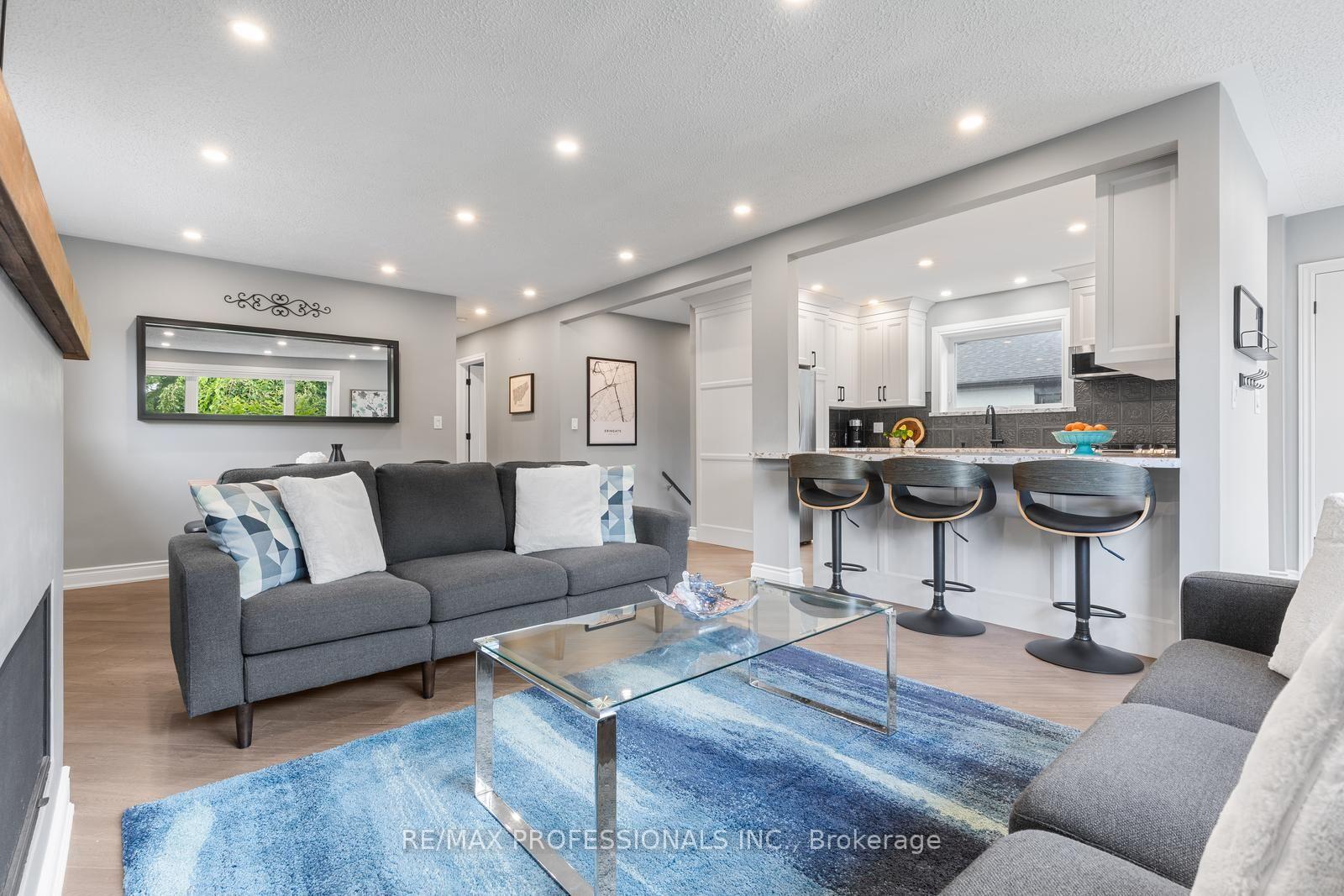 Photo 8 of 20 Hollister Road, Etobicoke, Eringate-Centennial-West Deane — HOMEH