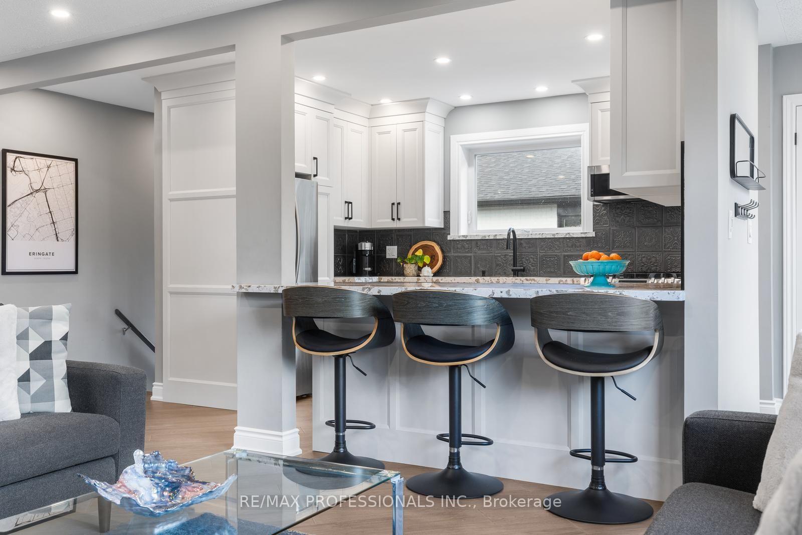 Photo 9 of 20 Hollister Road, Etobicoke, Eringate-Centennial-West Deane — HOMEH