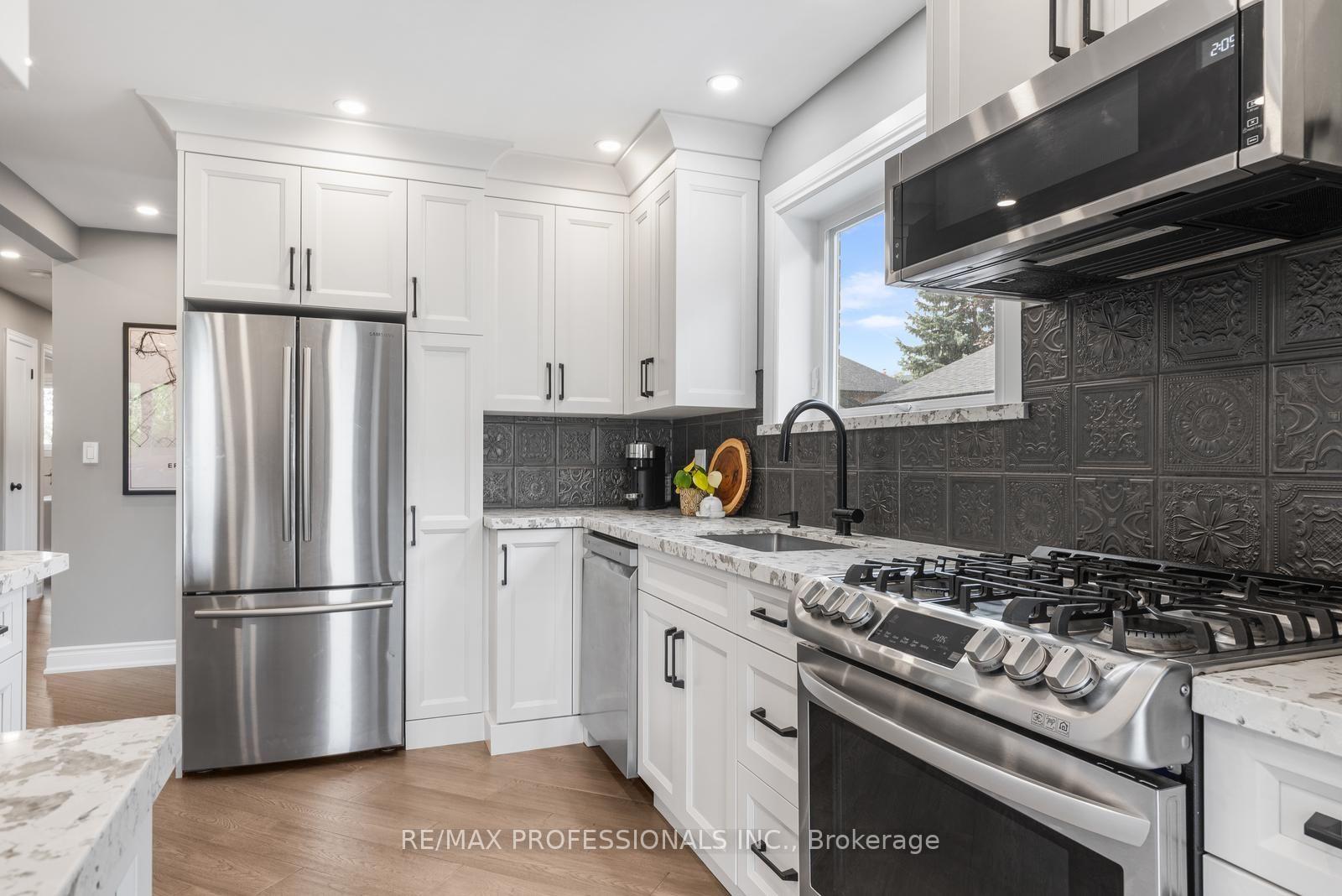 Photo 14 of 20 Hollister Road, Etobicoke, Eringate-Centennial-West Deane — HOMEH