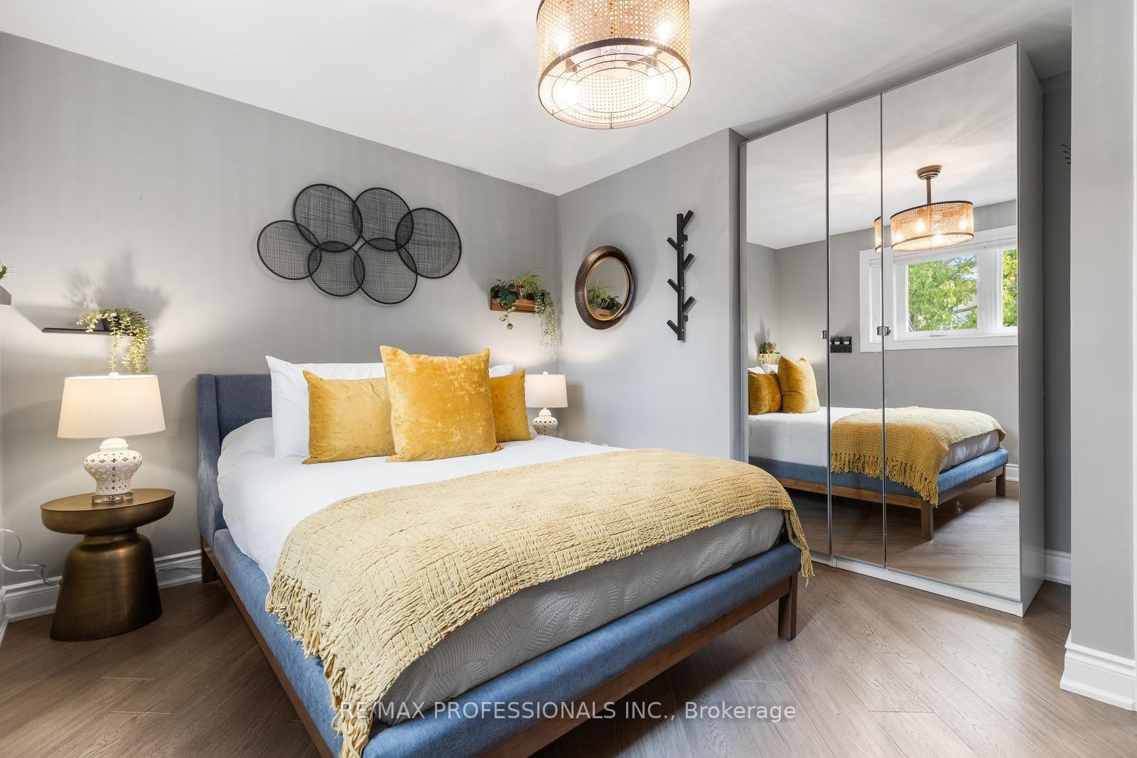 Photo 17 of 20 Hollister Road, Etobicoke, Eringate-Centennial-West Deane — HOMEH