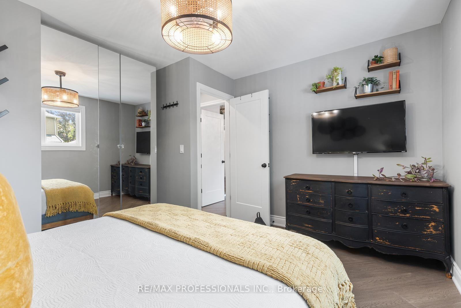 Photo 18 of 20 Hollister Road, Etobicoke, Eringate-Centennial-West Deane — HOMEH