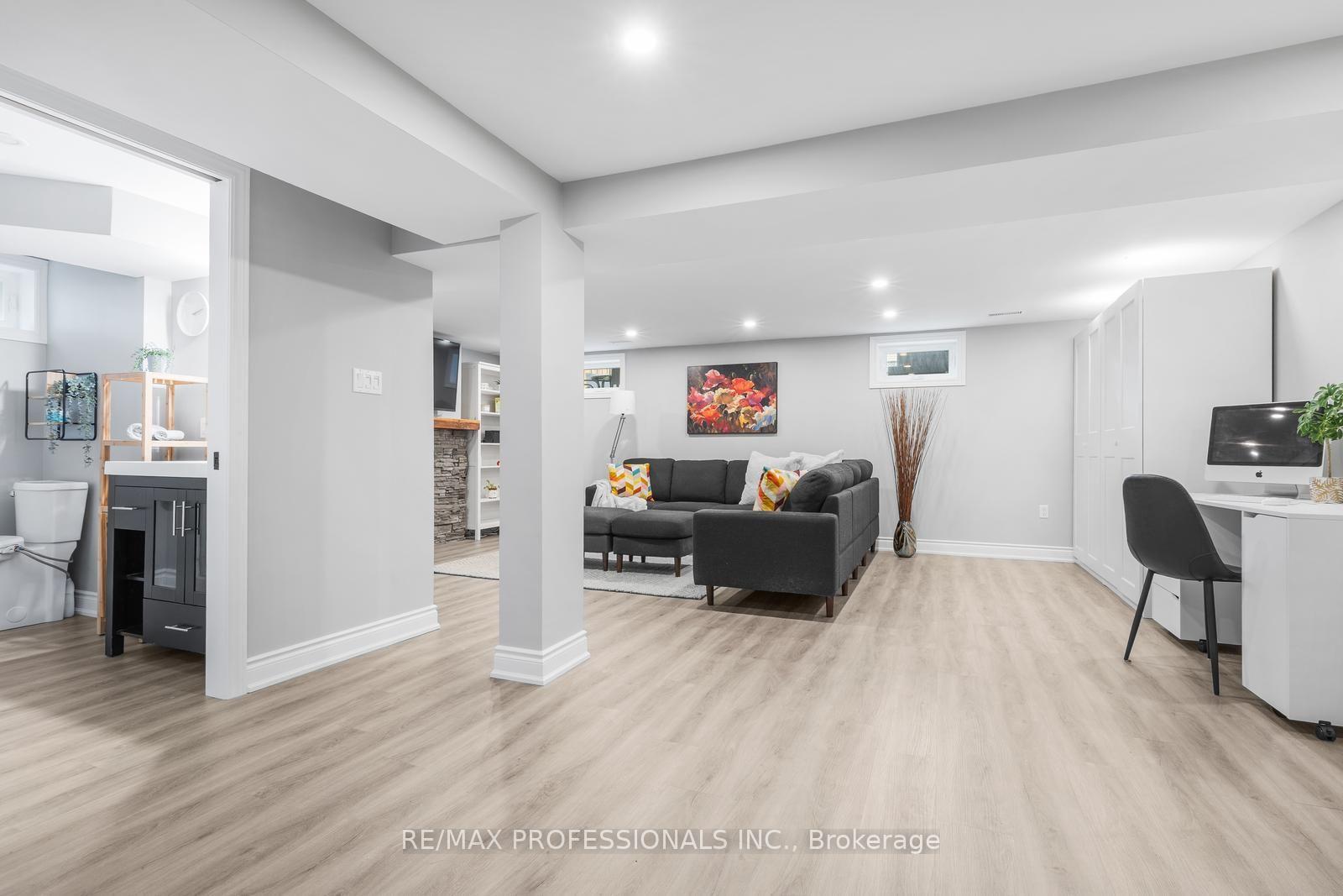 Photo 25 of 20 Hollister Road, Etobicoke, Eringate-Centennial-West Deane — HOMEH