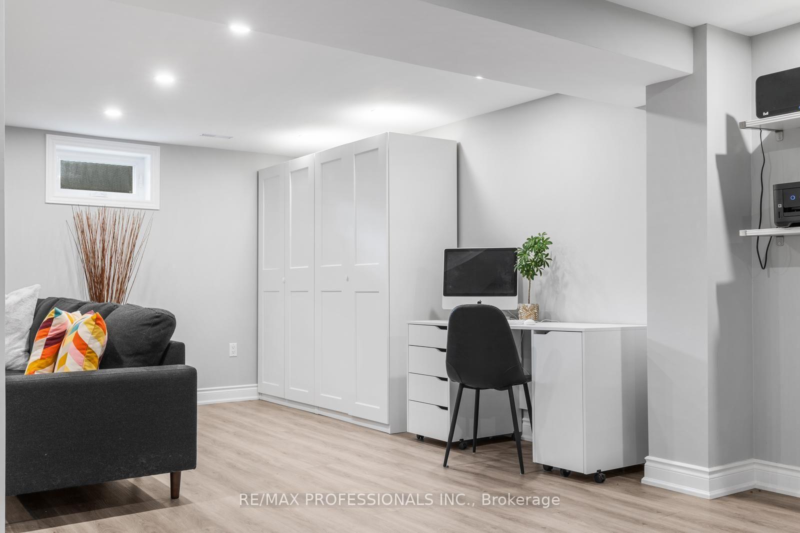 Photo 26 of 20 Hollister Road, Etobicoke, Eringate-Centennial-West Deane — HOMEH