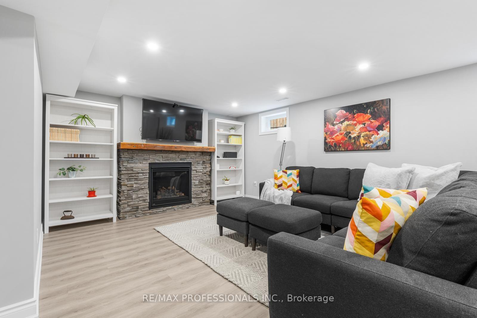 Photo 27 of 20 Hollister Road, Etobicoke, Eringate-Centennial-West Deane — HOMEH