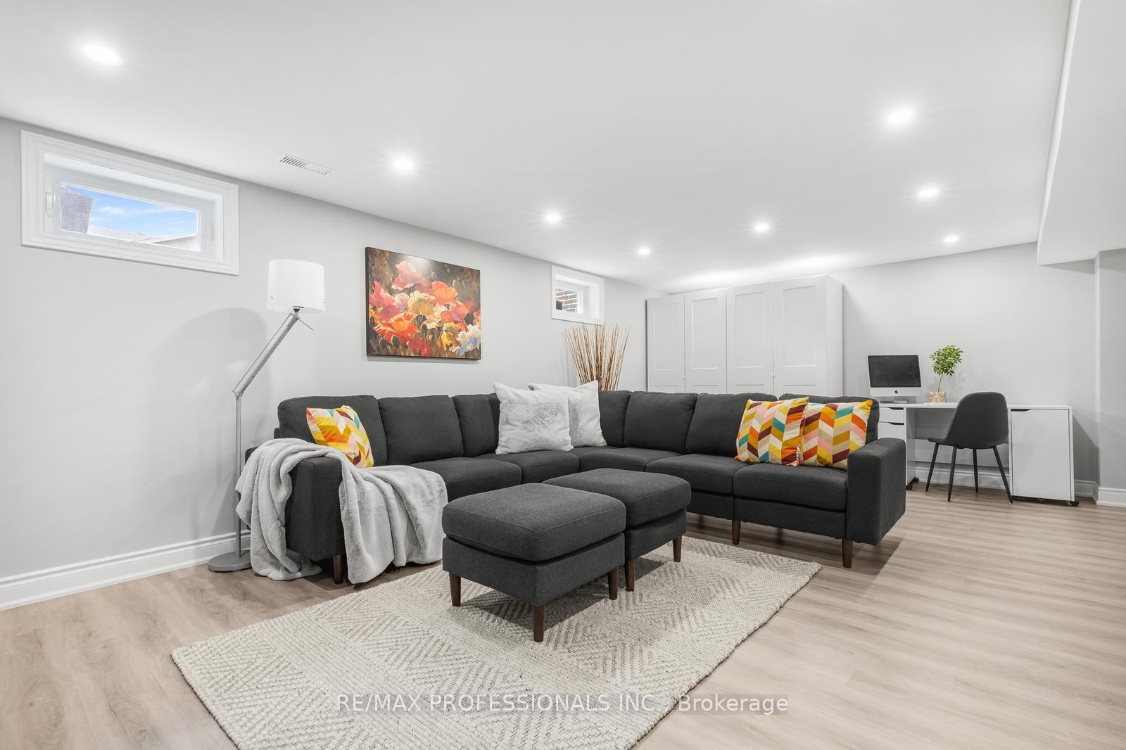 Photo 28 of 20 Hollister Road, Etobicoke, Eringate-Centennial-West Deane — HOMEH