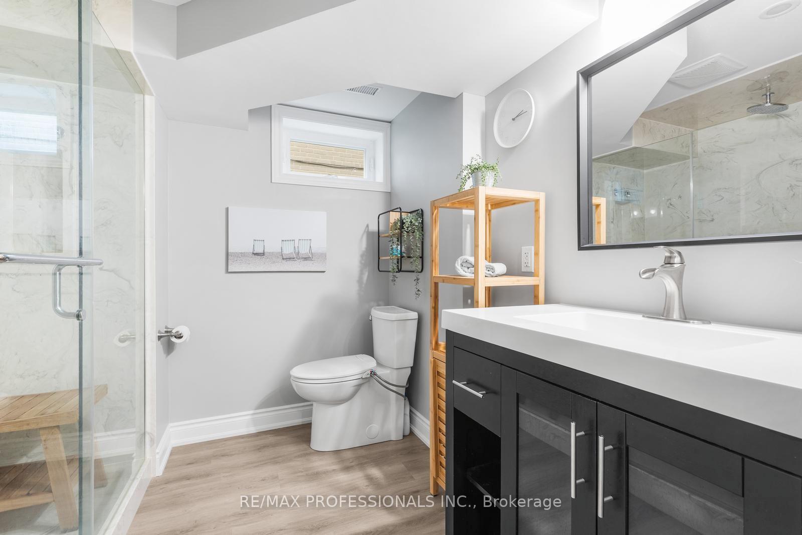 Photo 30 of 20 Hollister Road, Etobicoke, Eringate-Centennial-West Deane — HOMEH
