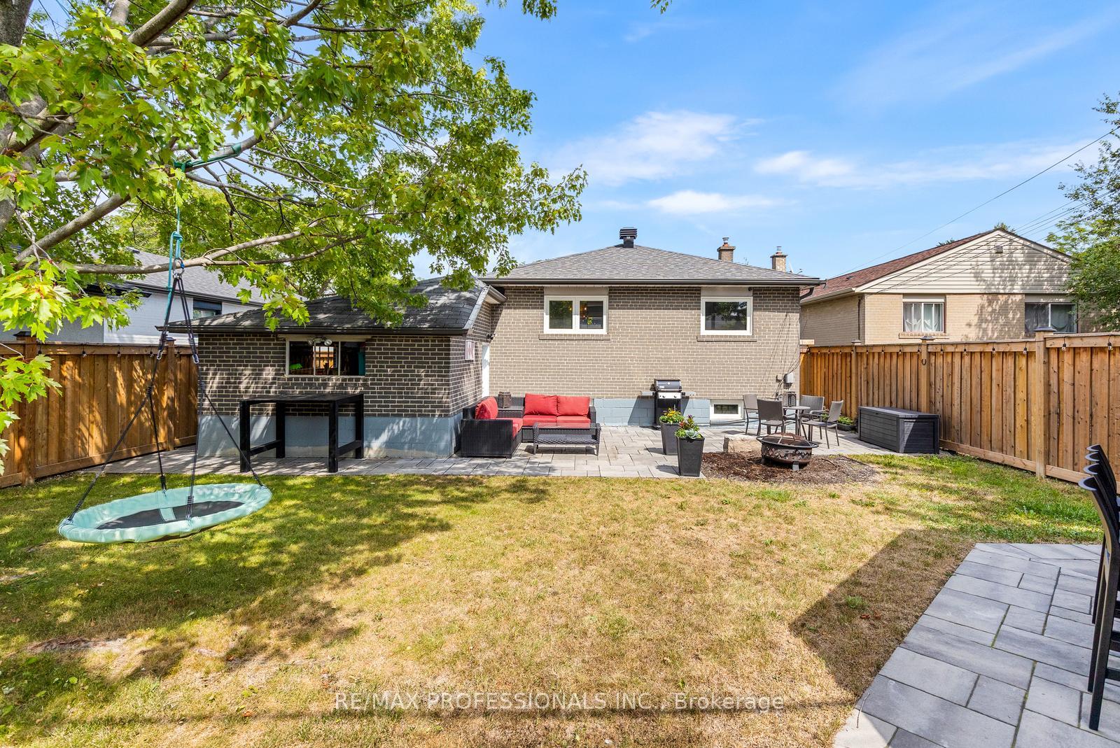 Photo 35 of 20 Hollister Road, Etobicoke, Eringate-Centennial-West Deane — HOMEH