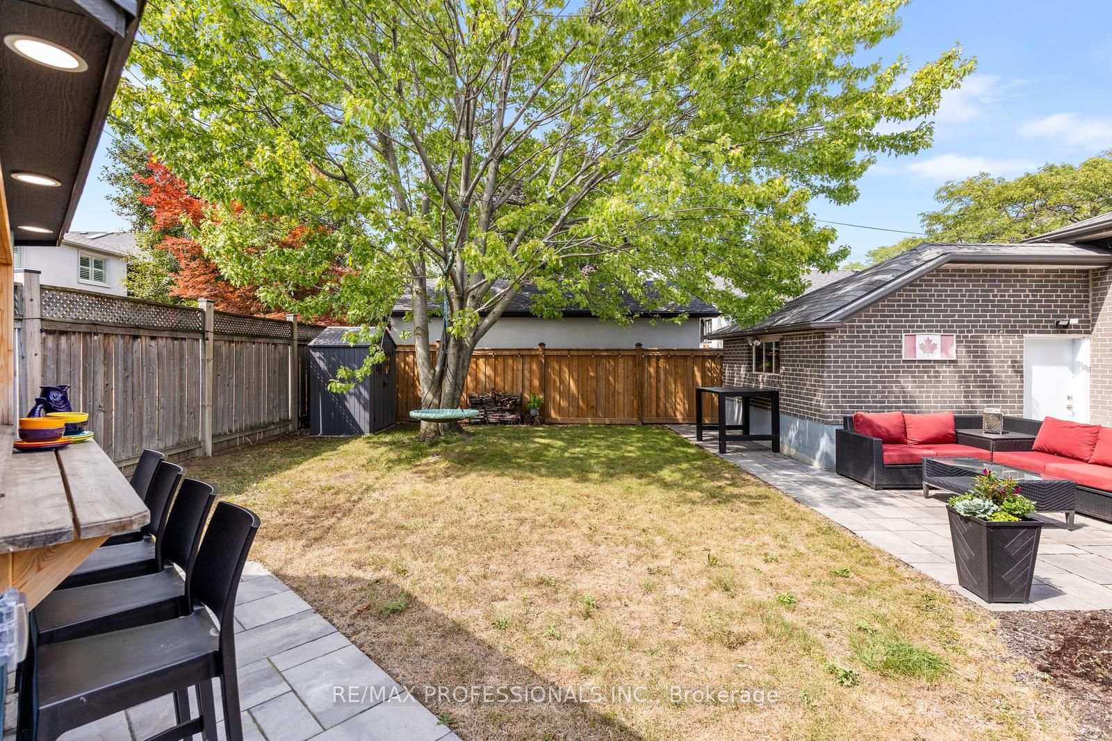 Photo 36 of 20 Hollister Road, Etobicoke, Eringate-Centennial-West Deane — HOMEH
