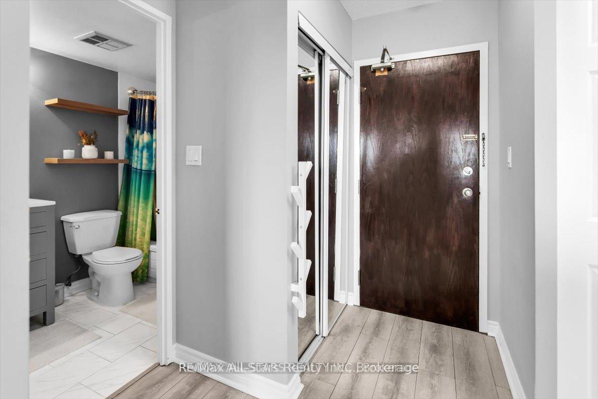 Photo 3 of Unit 1002, 711 Rossland Road E, Whitby, Pringle Creek — HOMEH