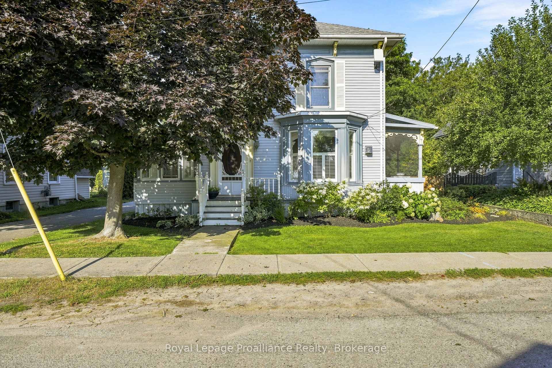 Photo 8 of 28 West Street, Prince Edward County, Wellington — HOMEH
