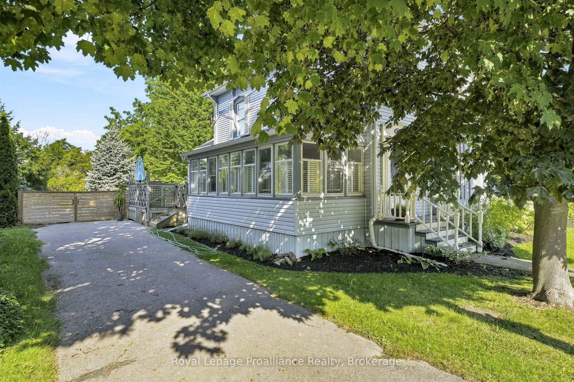 Photo 10 of 28 West Street, Prince Edward County, Wellington — HOMEH