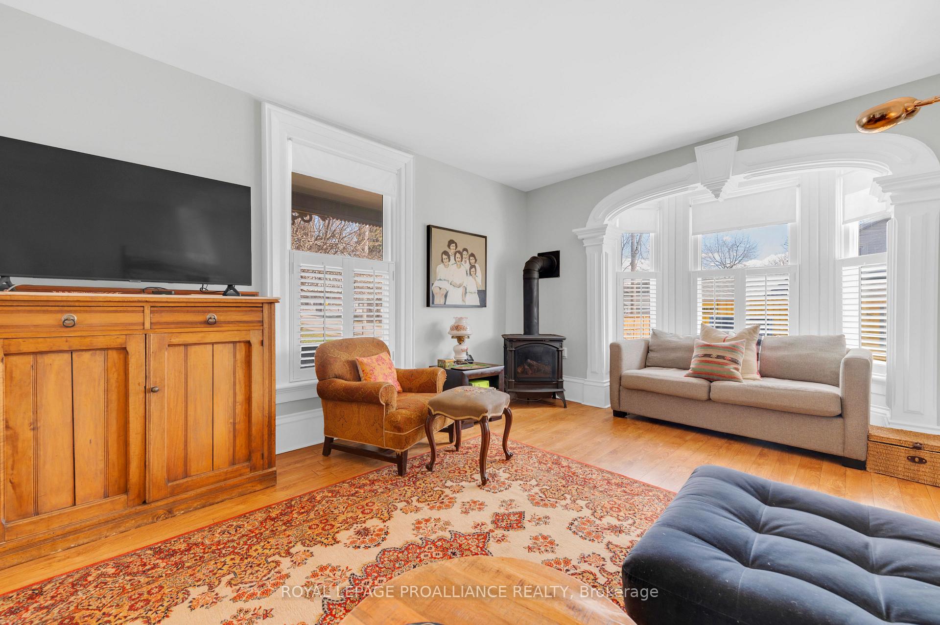 Photo 17 of 28 West Street, Prince Edward County, Wellington — HOMEH