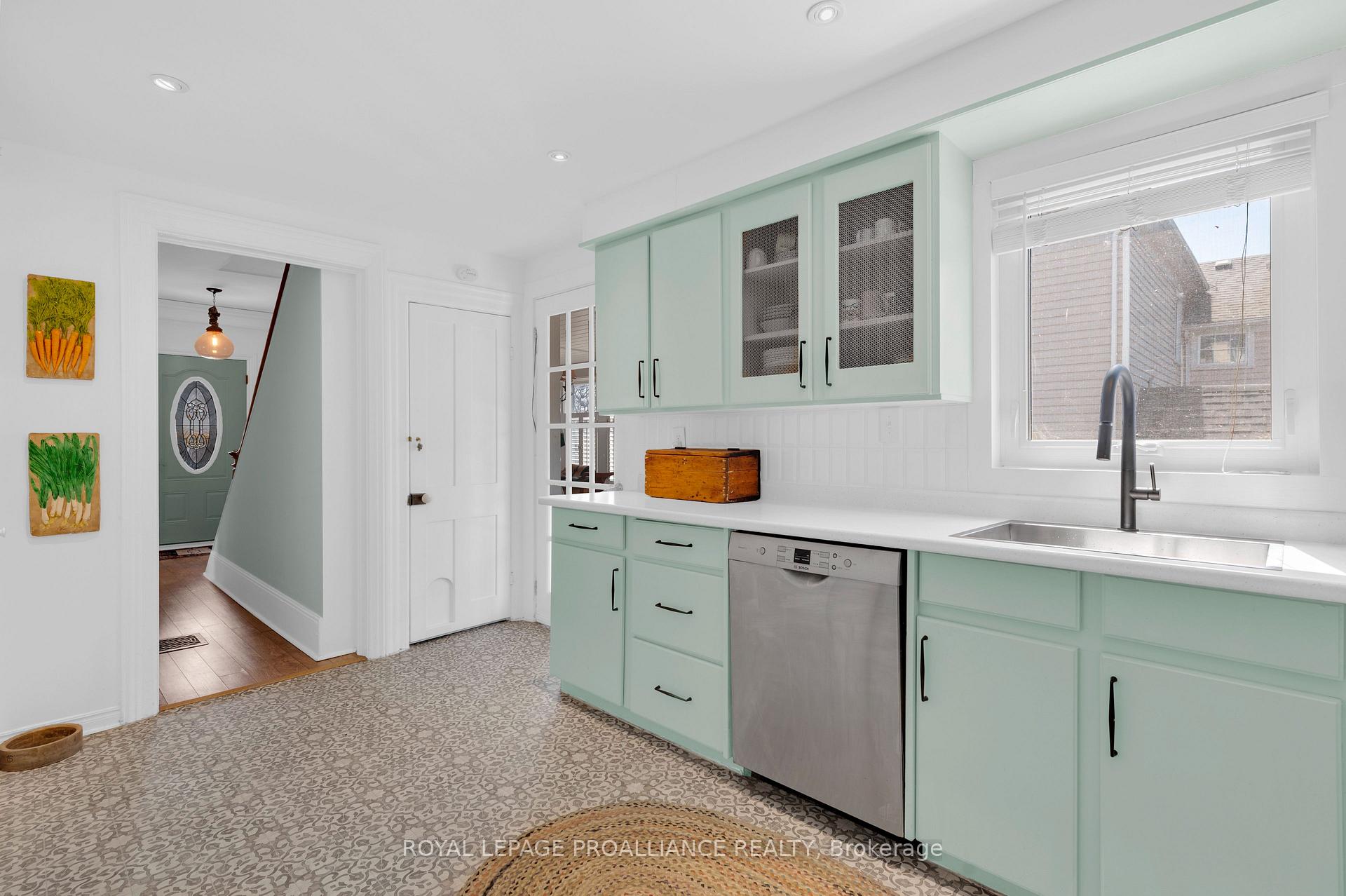 Photo 27 of 28 West Street, Prince Edward County, Wellington — HOMEH