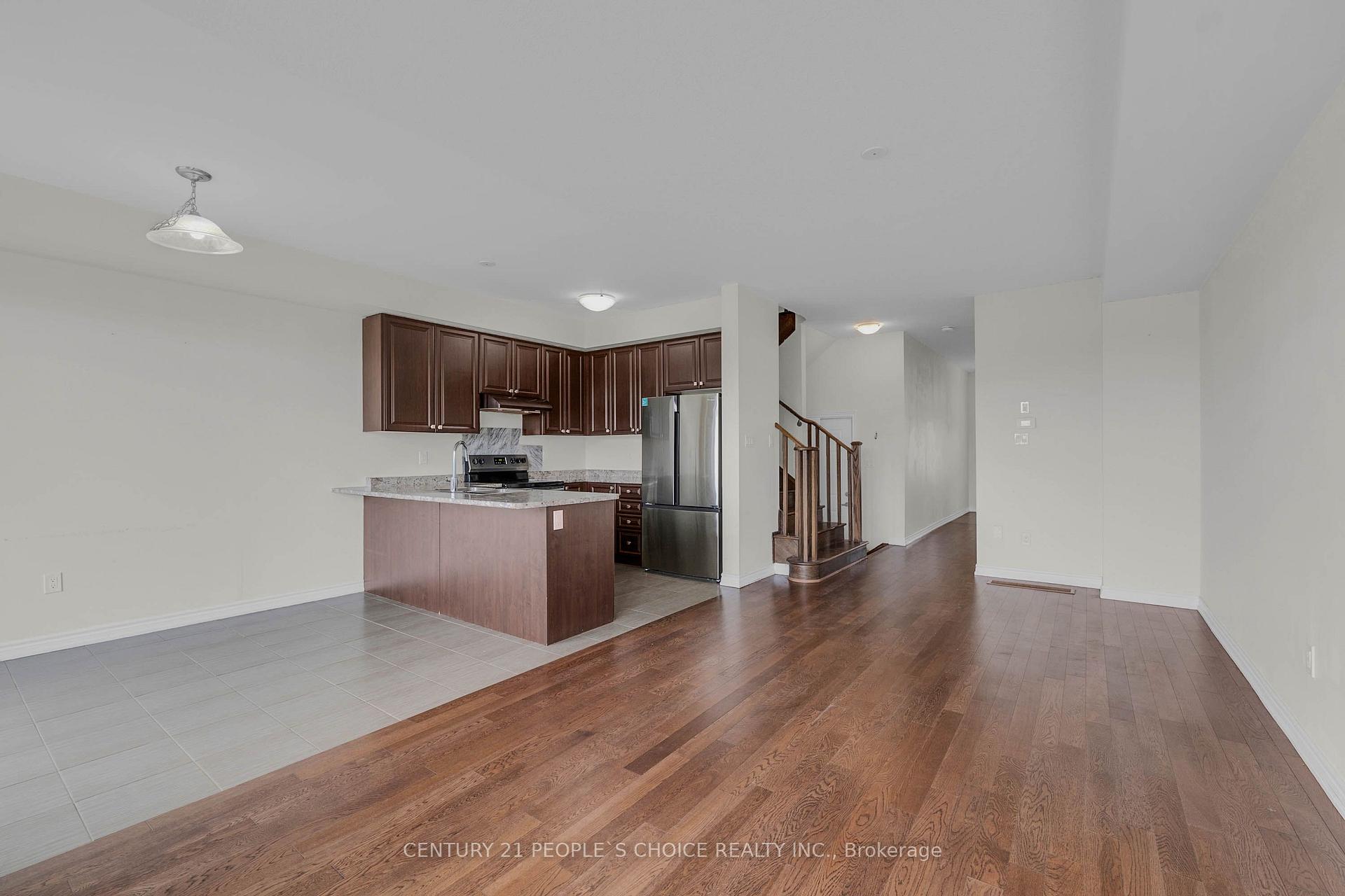 Photo 10 of 216 Explorer Way, Thorold, Rolling Meadows — HOMEH