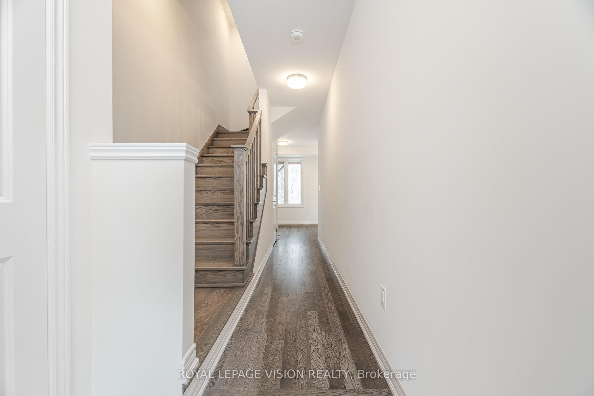 Photo 10 of 61 Folcroft Street, Brampton, Credit Valley — HOMEH