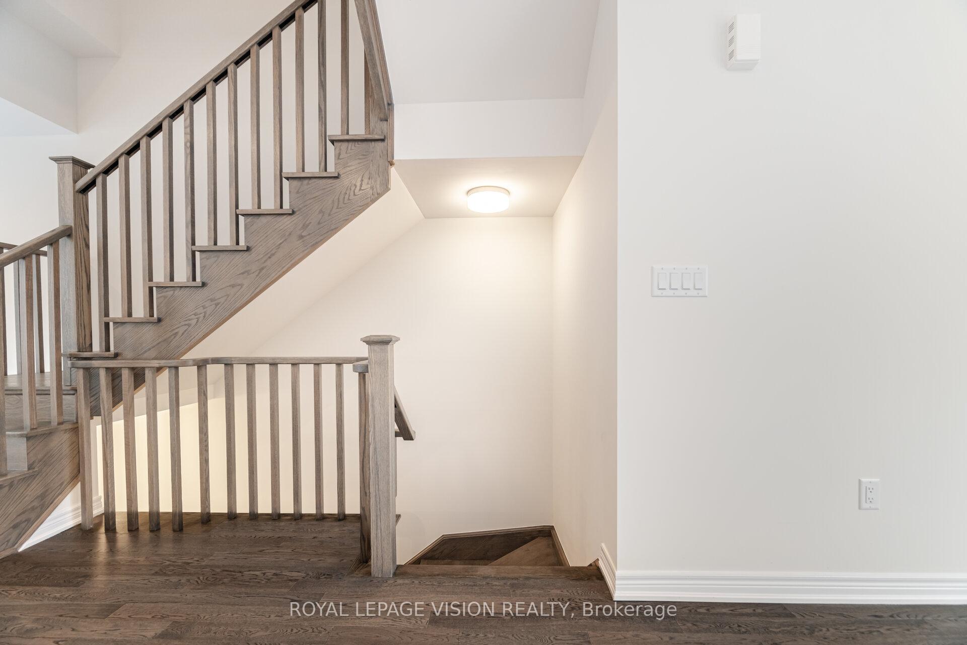 Photo 12 of 61 Folcroft Street, Brampton, Credit Valley — HOMEH