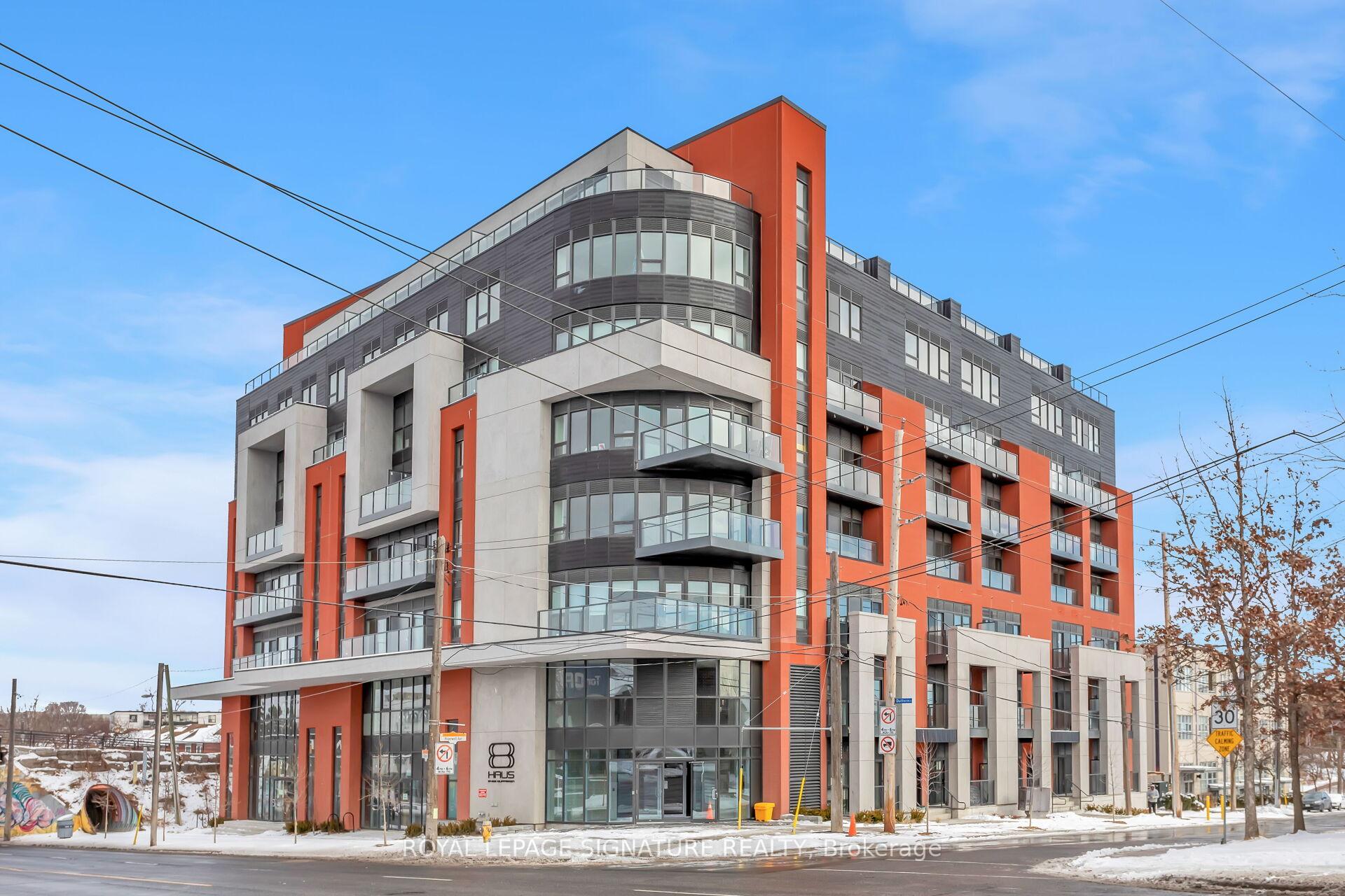 Front of Unit PH806, 2433 Dufferin Street W