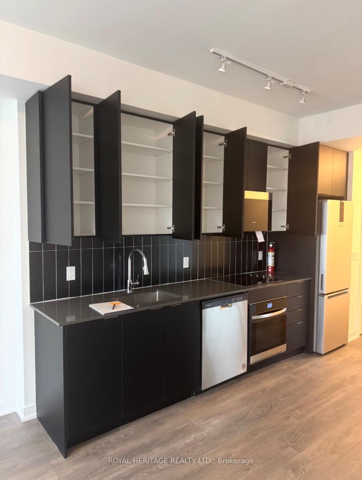 Photo 3 of Unit 2428, 498 Caldari Road, Vaughan, Concord — HOMEH