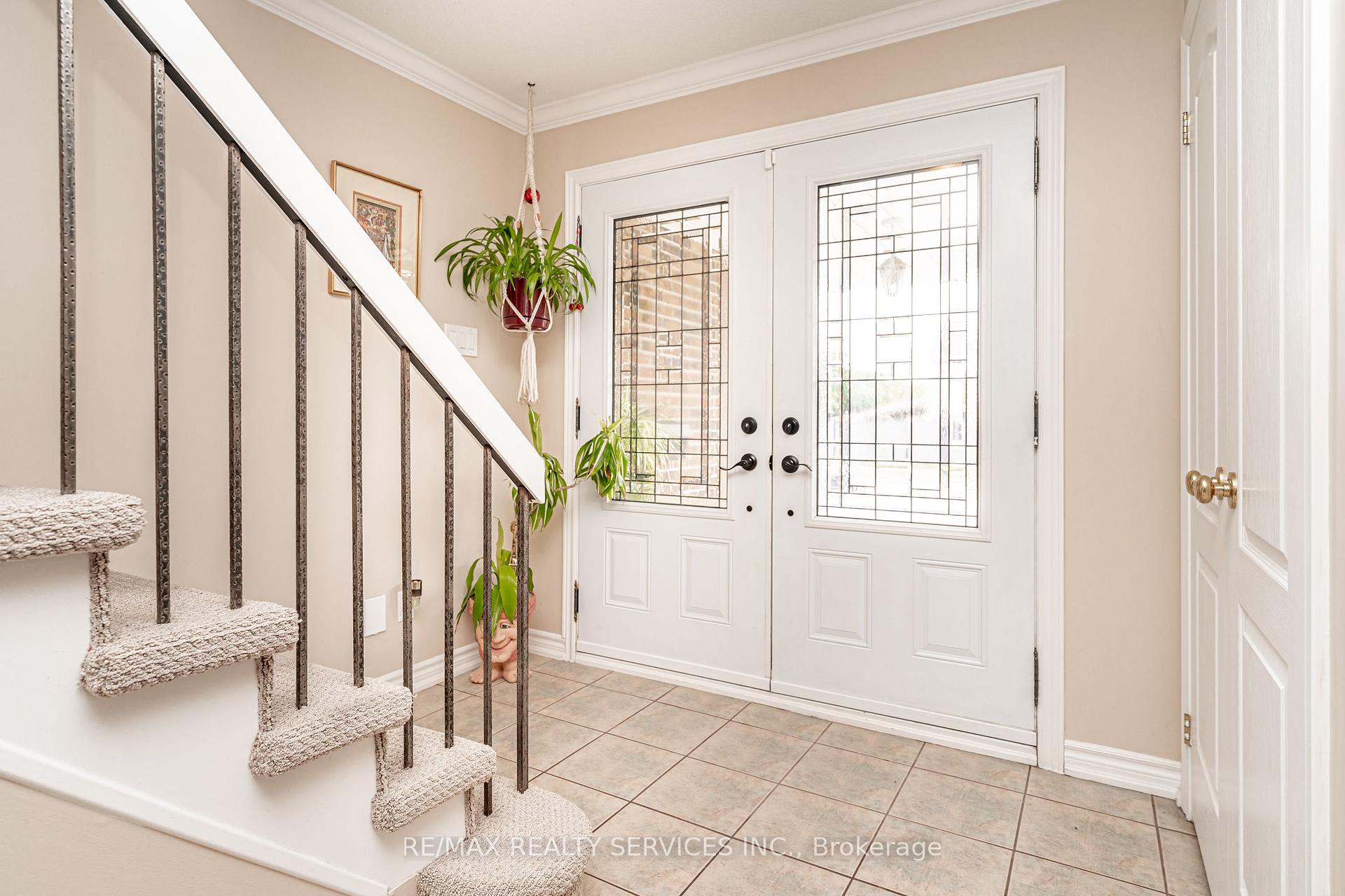 Photo 5 of 4 Markham Street, Brampton, Central Park — HOMEH