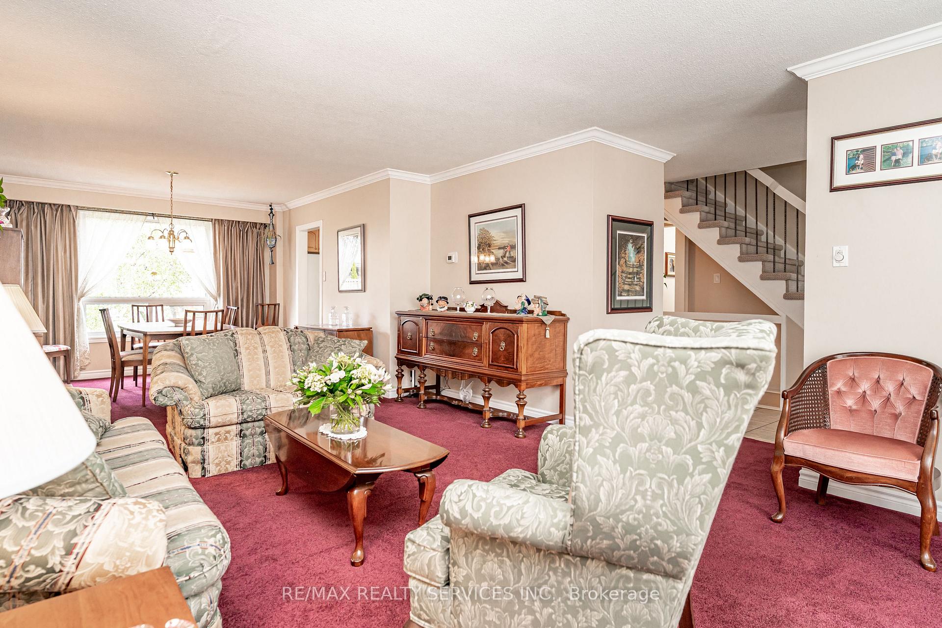 Photo 7 of 4 Markham Street, Brampton, Central Park — HOMEH