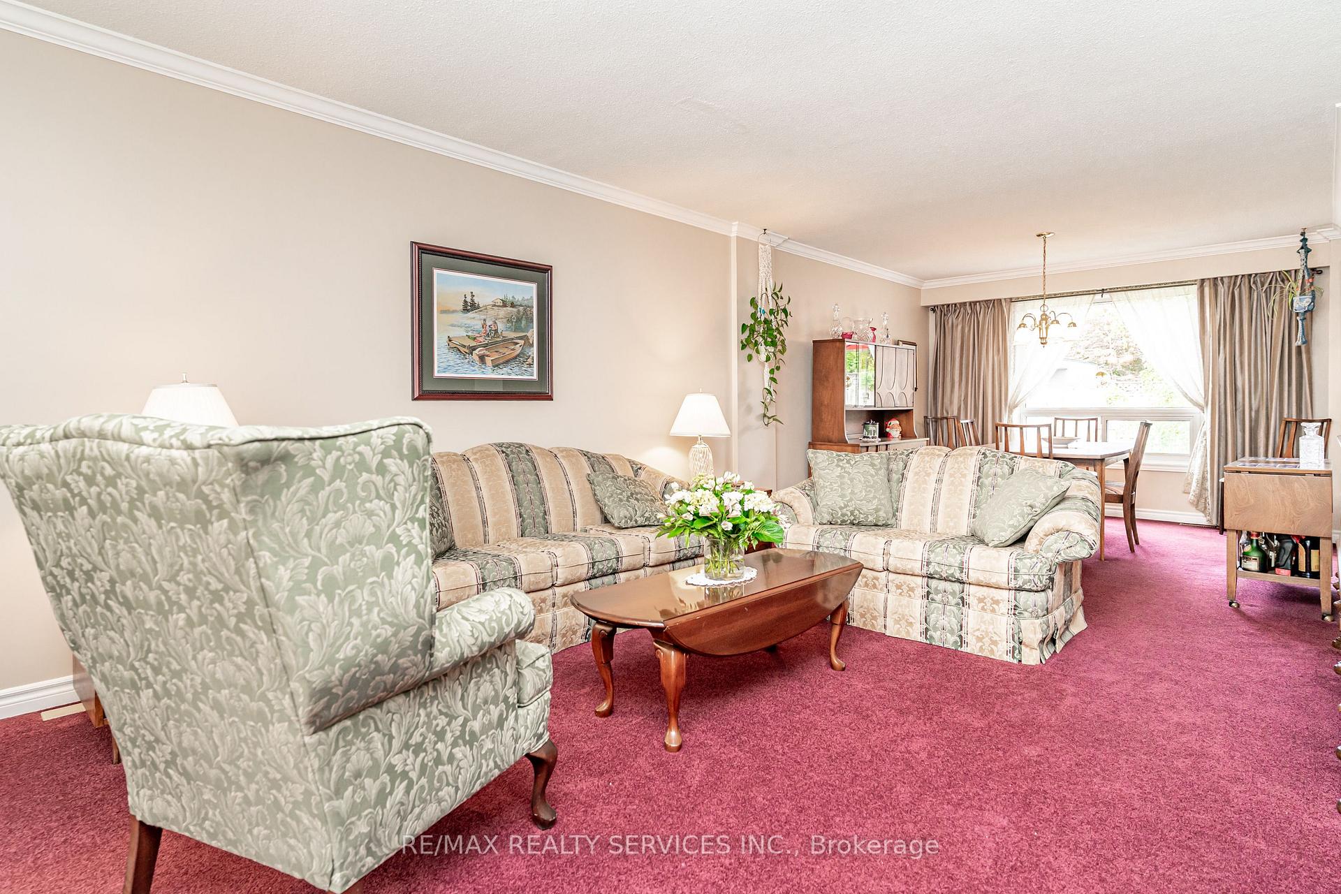 Photo 8 of 4 Markham Street, Brampton, Central Park — HOMEH