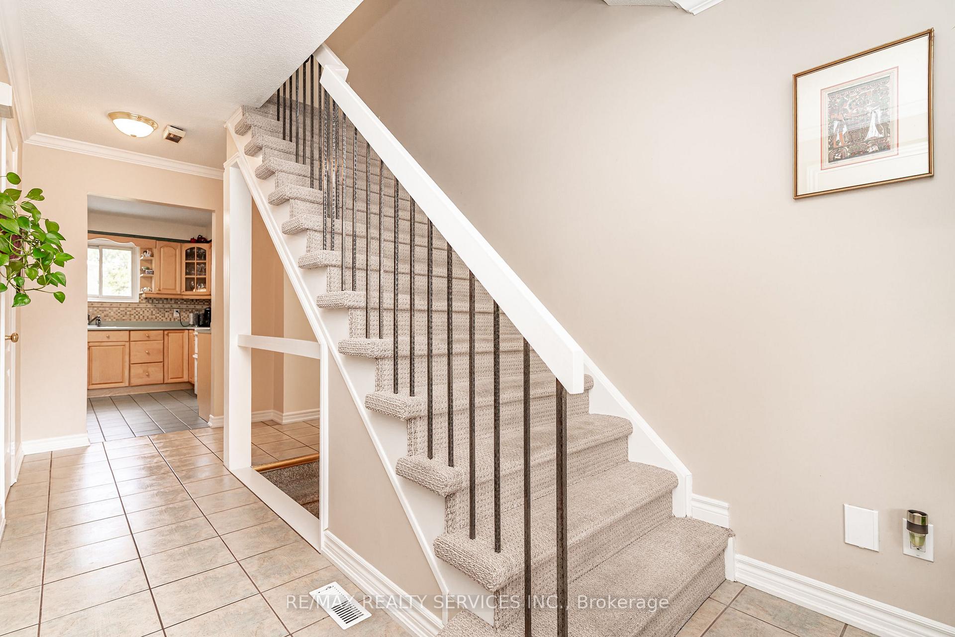 Photo 19 of 4 Markham Street, Brampton, Central Park — HOMEH