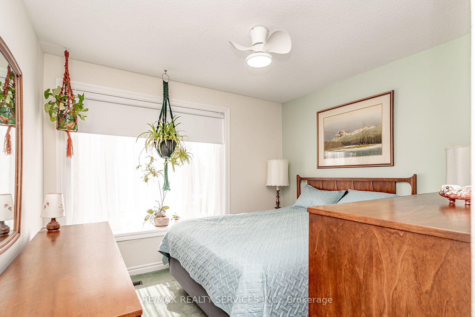 Photo 28 of 4 Markham Street, Brampton, Central Park — HOMEH