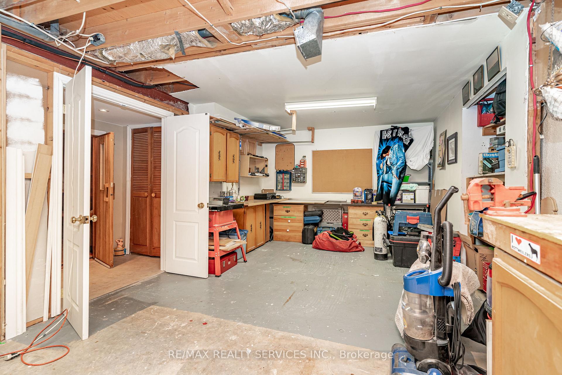 Photo 37 of 4 Markham Street, Brampton, Central Park — HOMEH