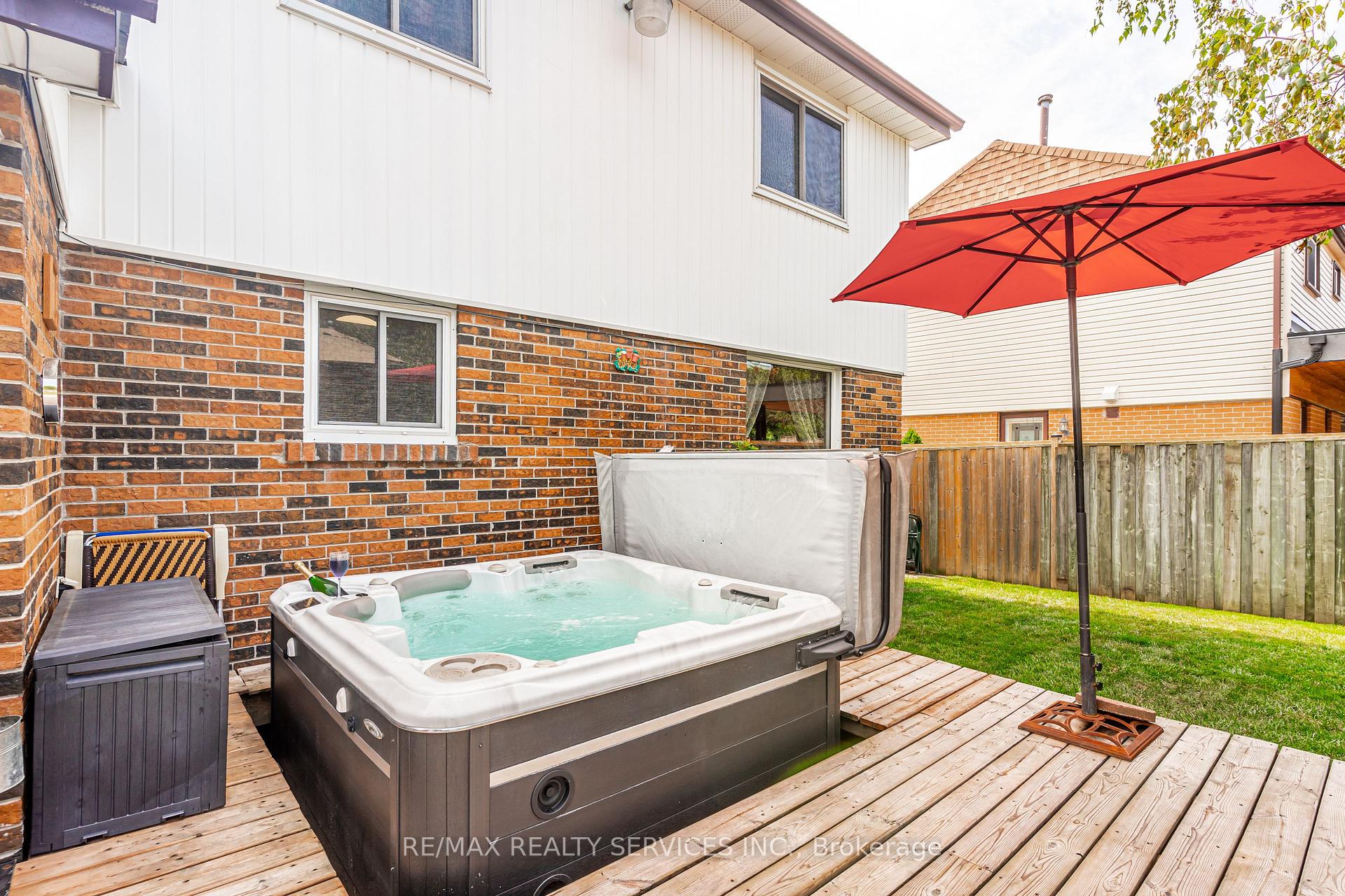 Photo 40 of 4 Markham Street, Brampton, Central Park — HOMEH