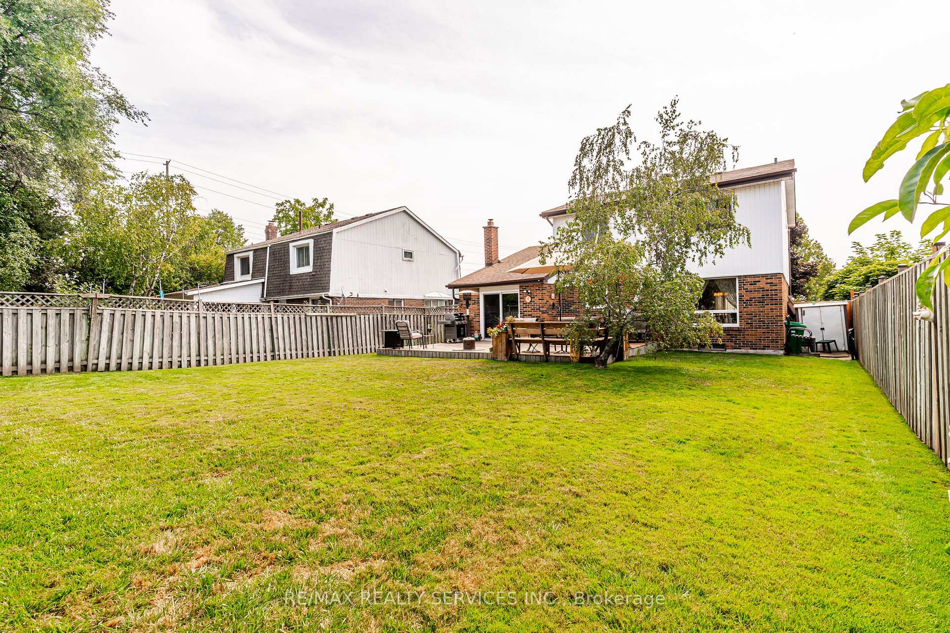 Photo 44 of 4 Markham Street, Brampton, Central Park — HOMEH