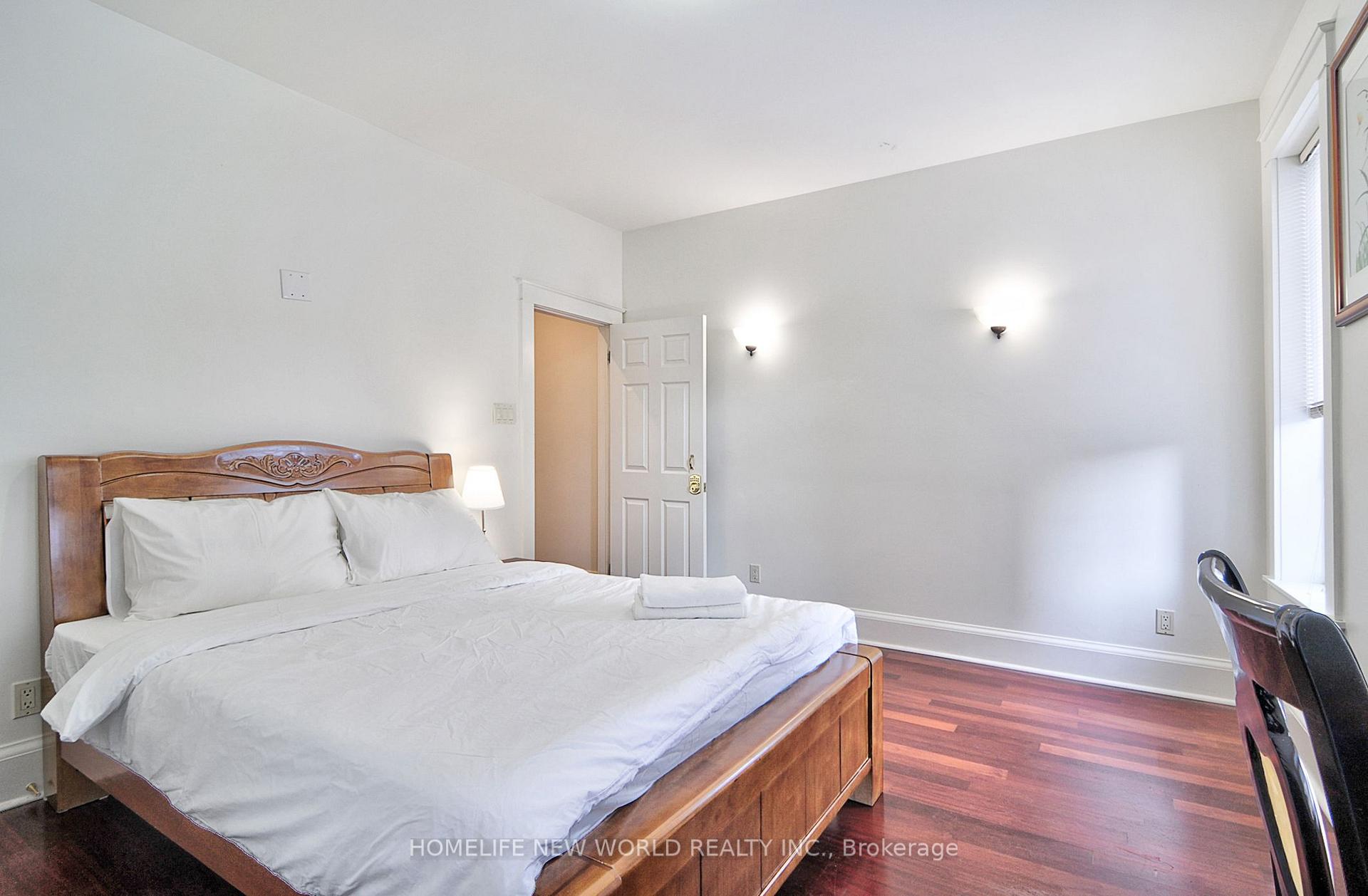 Photo 8 of 126 Mcgill Street, Toronto, Church-Yonge Corridor — HOMEH