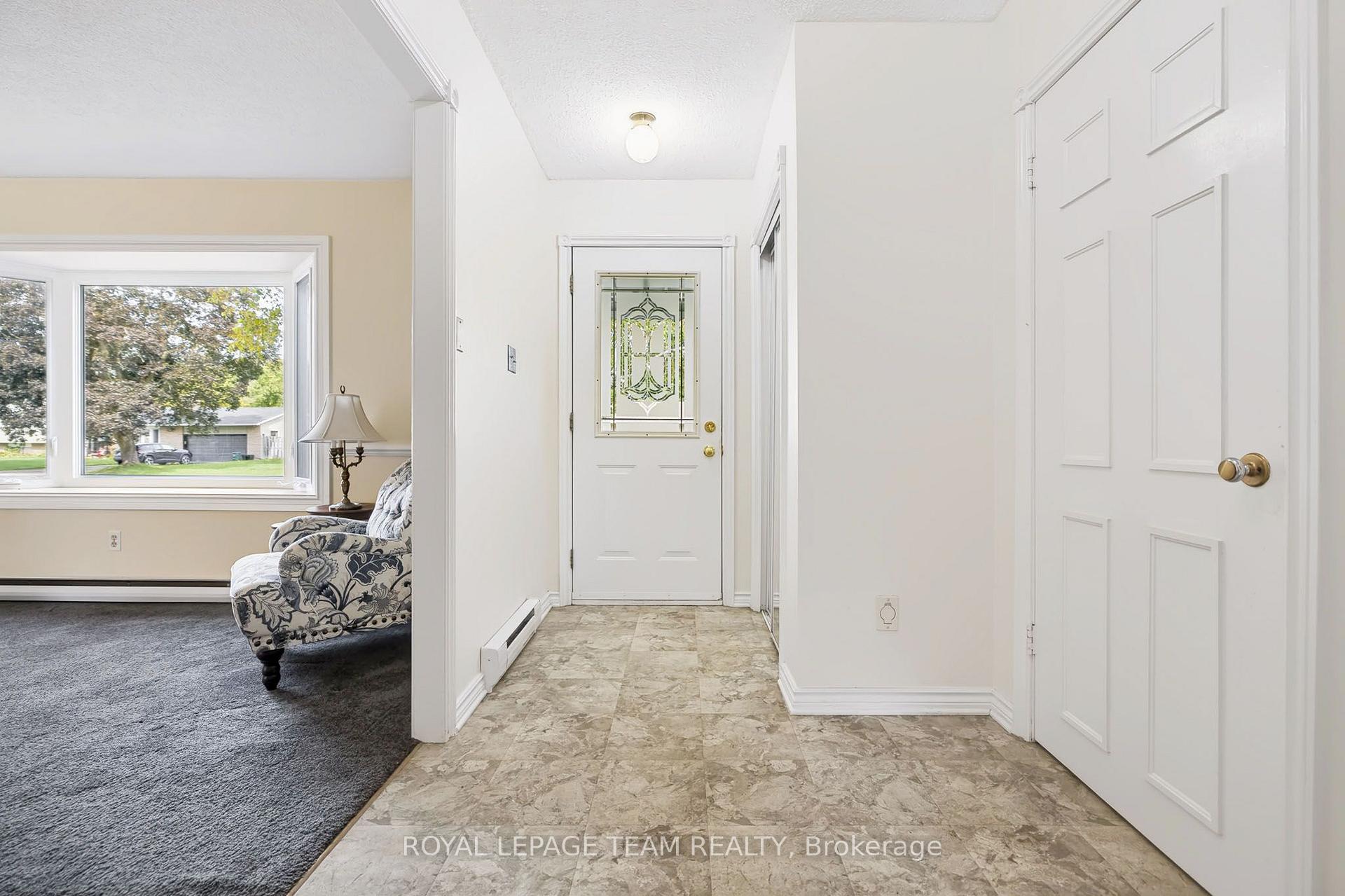 Photo 3 of 1016 Boucher Crescent, Ottawa, Manotick South to Roger Stevens — HOMEH