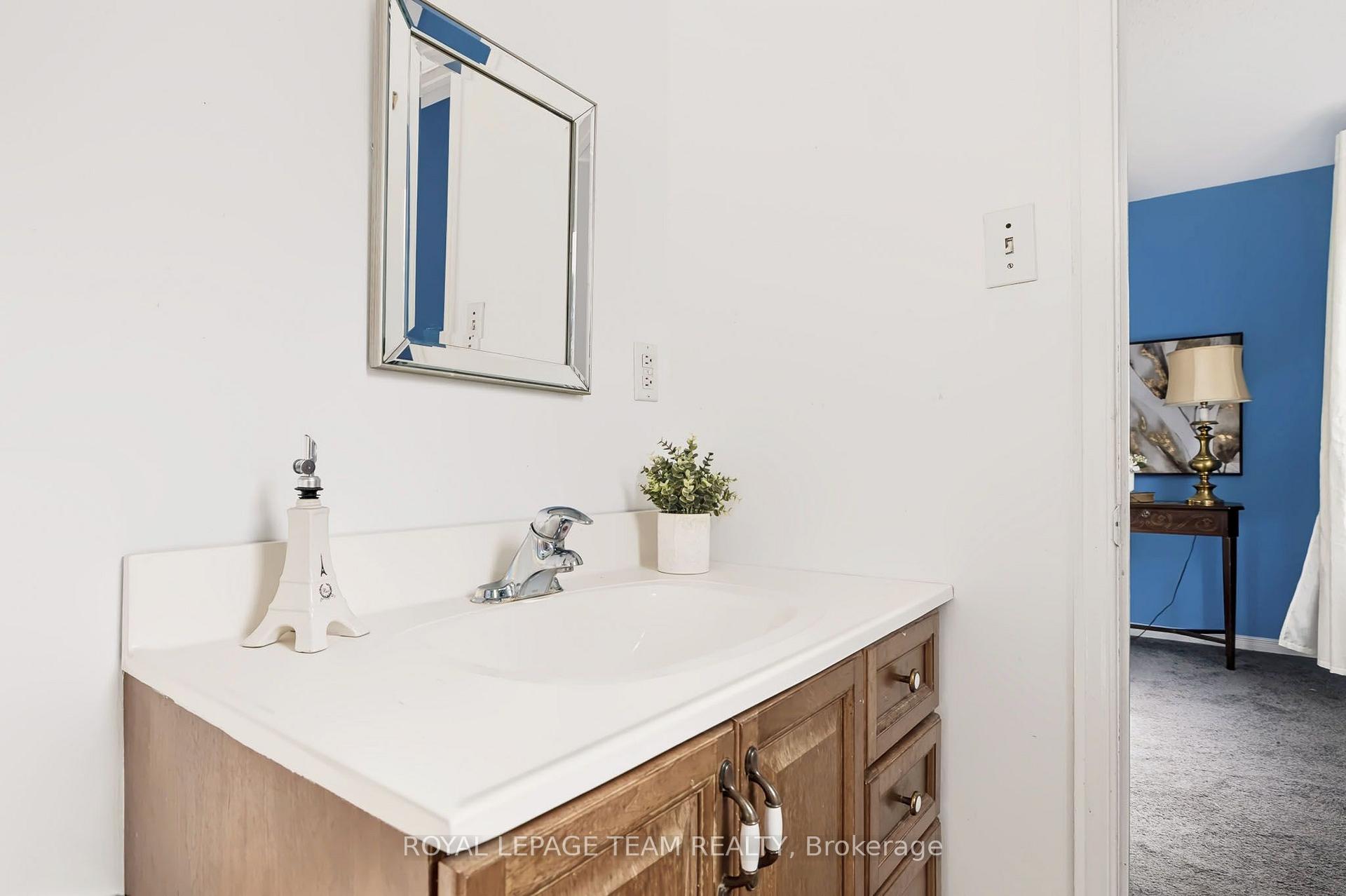 Photo 21 of 1016 Boucher Crescent, Ottawa, Manotick South to Roger Stevens — HOMEH